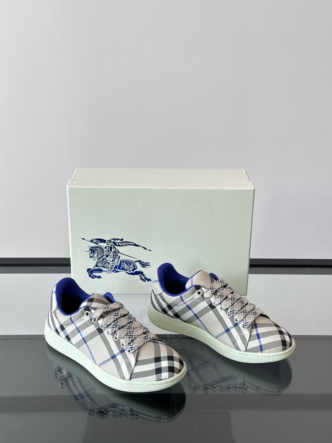 𝐁𝐔𝐑𝐁𝐄𝐑𝐑𝐘巴宝莉 终于来了|酷·飒 格纹terrace运动鞋 ,巴宝莉(Burberry)经典原素