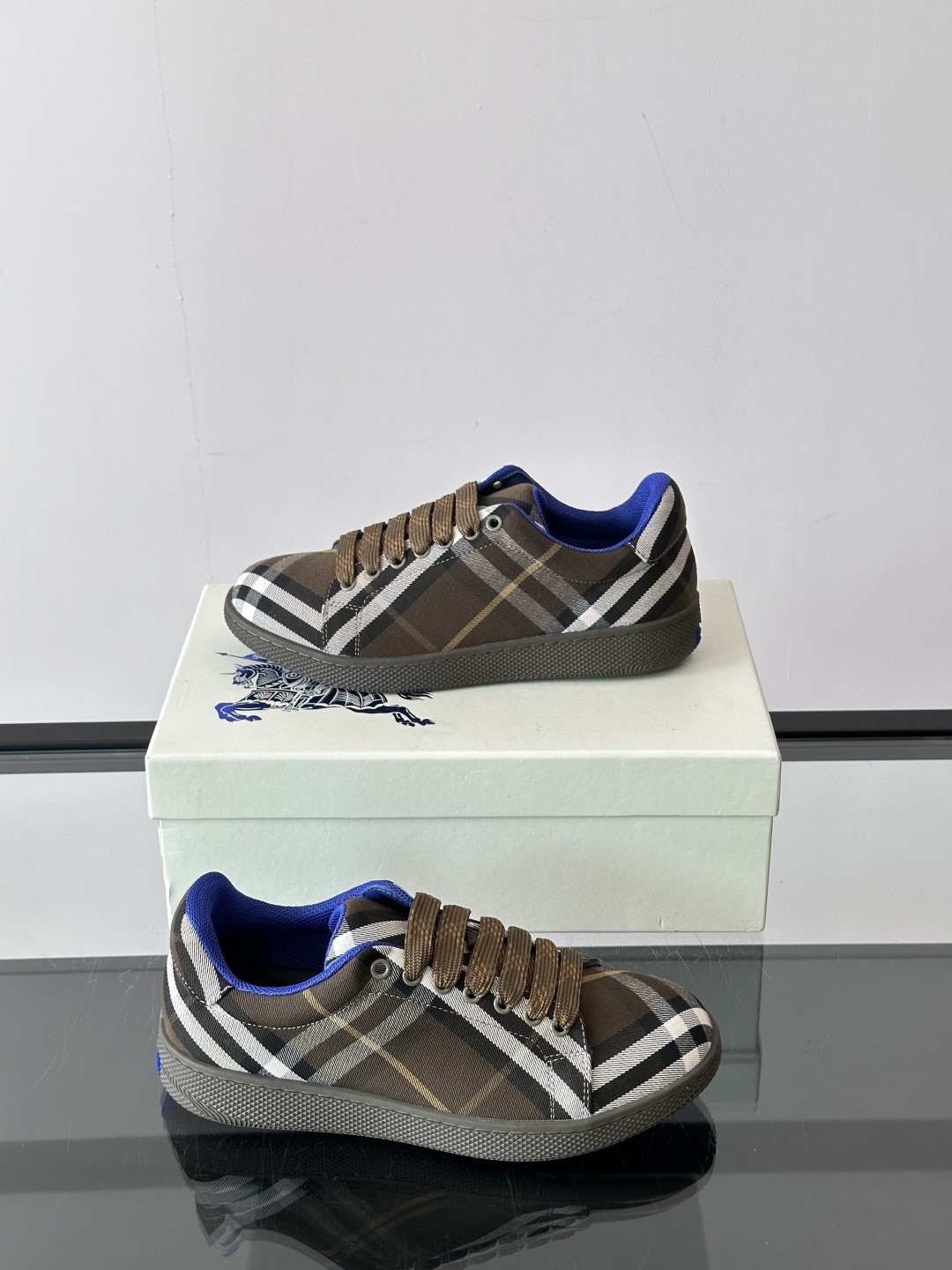 𝐁𝐔𝐑𝐁𝐄𝐑𝐑𝐘巴宝莉 终于来了|酷·飒 格纹terrace运动鞋 ,巴宝莉(Burberry)经典原素