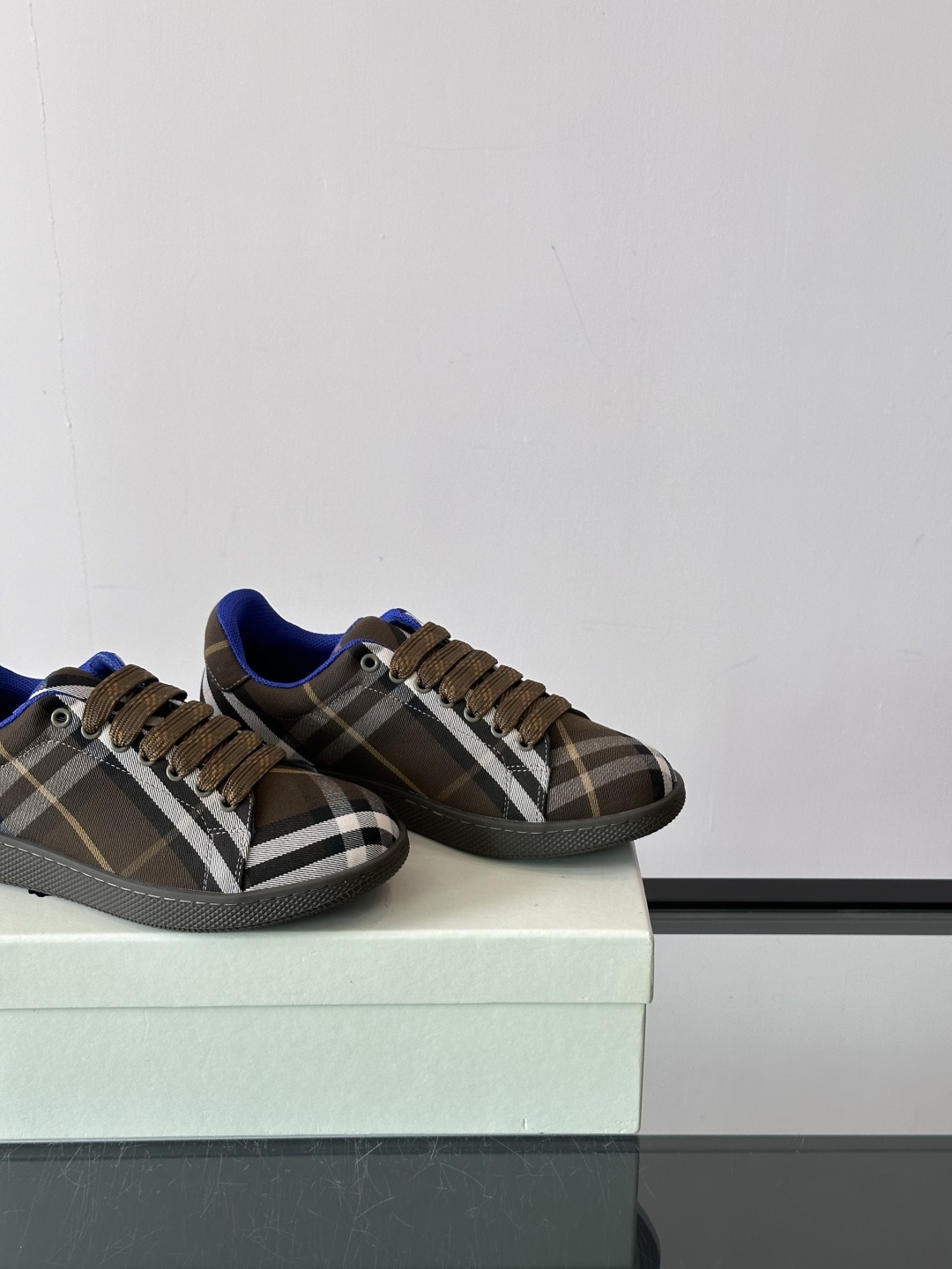 𝐁𝐔𝐑𝐁𝐄𝐑𝐑𝐘巴宝莉 终于来了|酷·飒 格纹terrace运动鞋 ,巴宝莉(Burberry)经典原素
