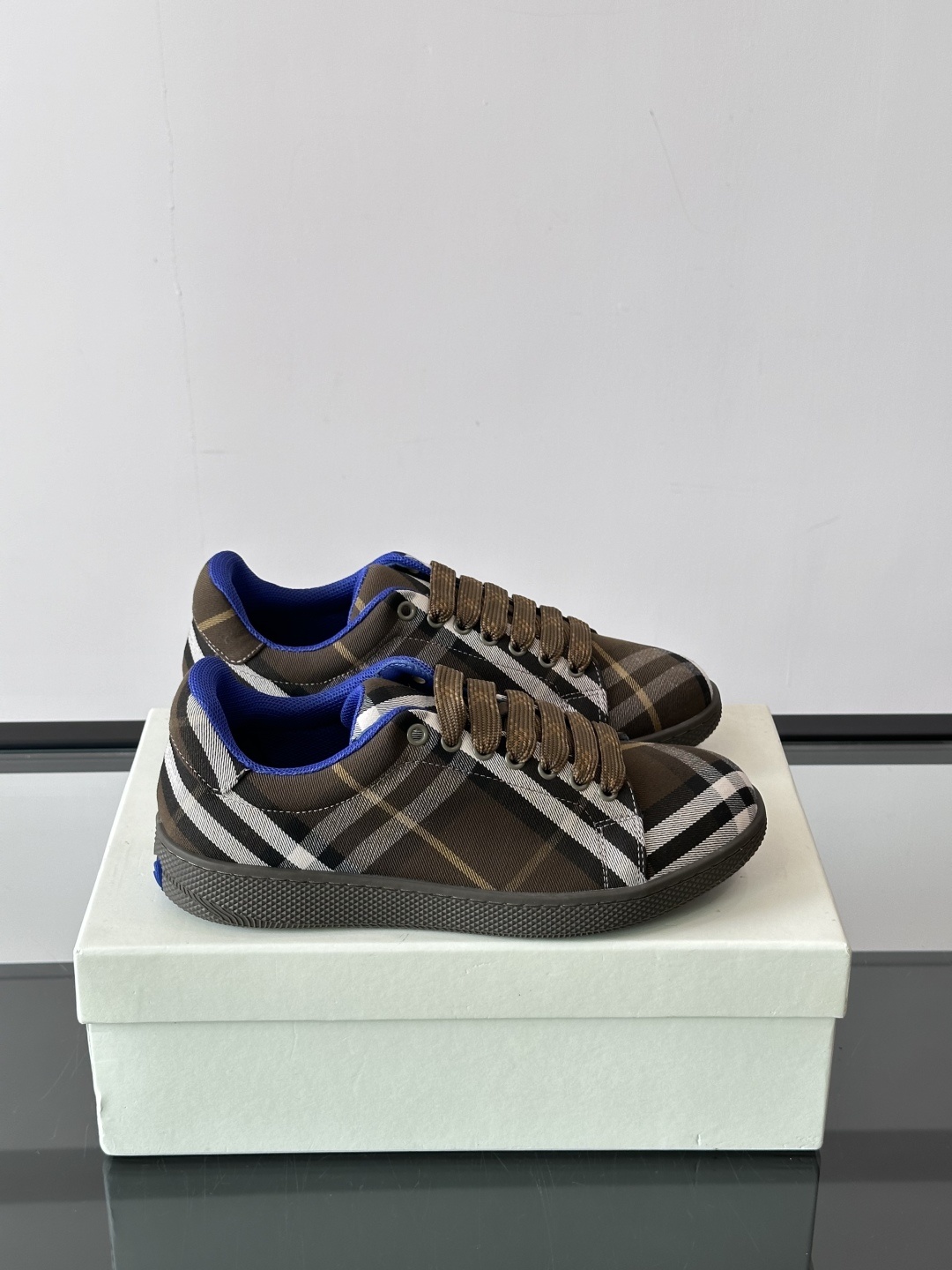 𝐁𝐔𝐑𝐁𝐄𝐑𝐑𝐘巴宝莉 终于来了|酷·飒 格纹terrace运动鞋 ,巴宝莉(Burberry)经典原素