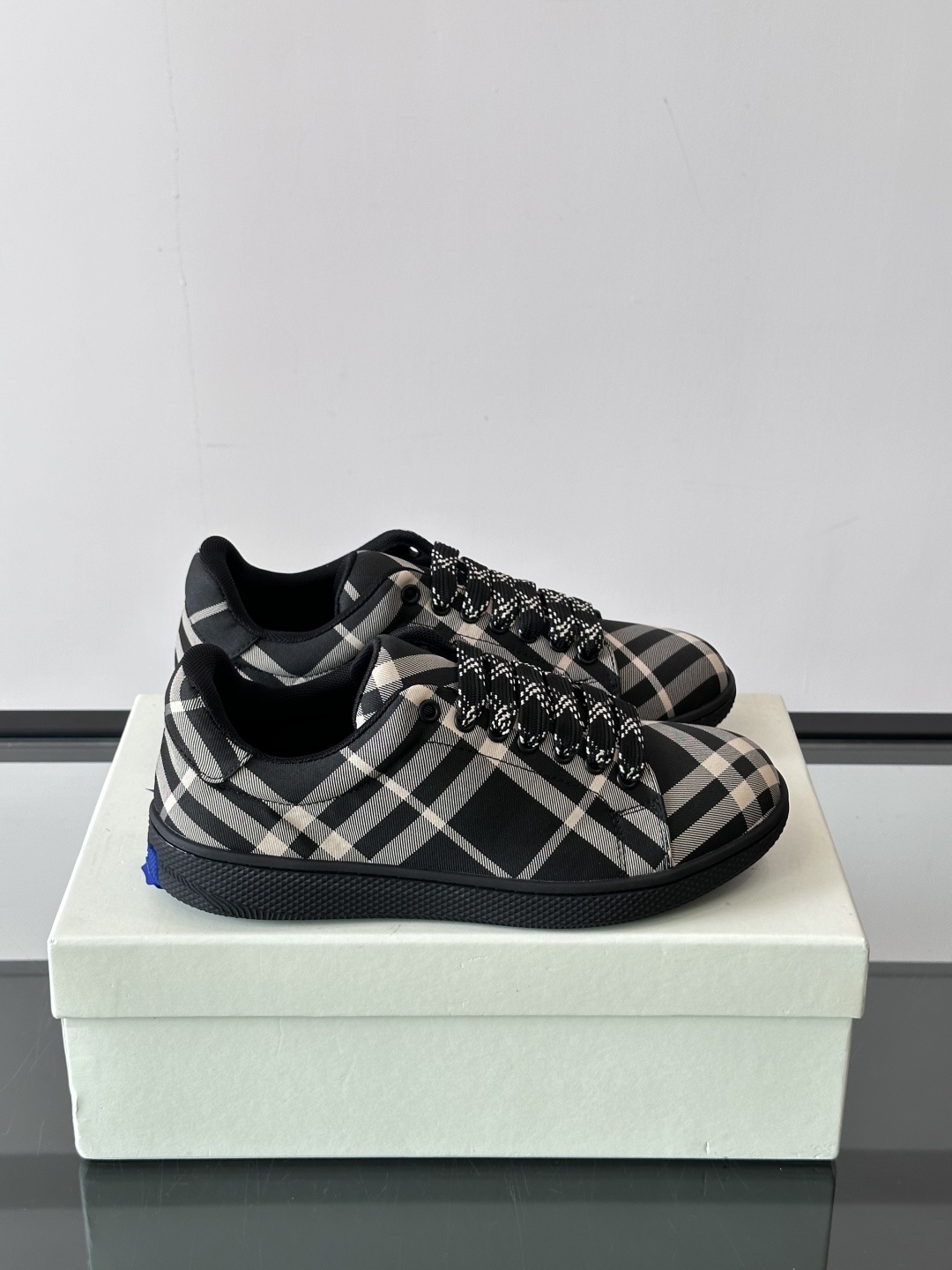 𝐁𝐔𝐑𝐁𝐄𝐑𝐑𝐘巴宝莉 终于来了|酷·飒 格纹terrace运动鞋 ,巴宝莉(Burberry)经典原素