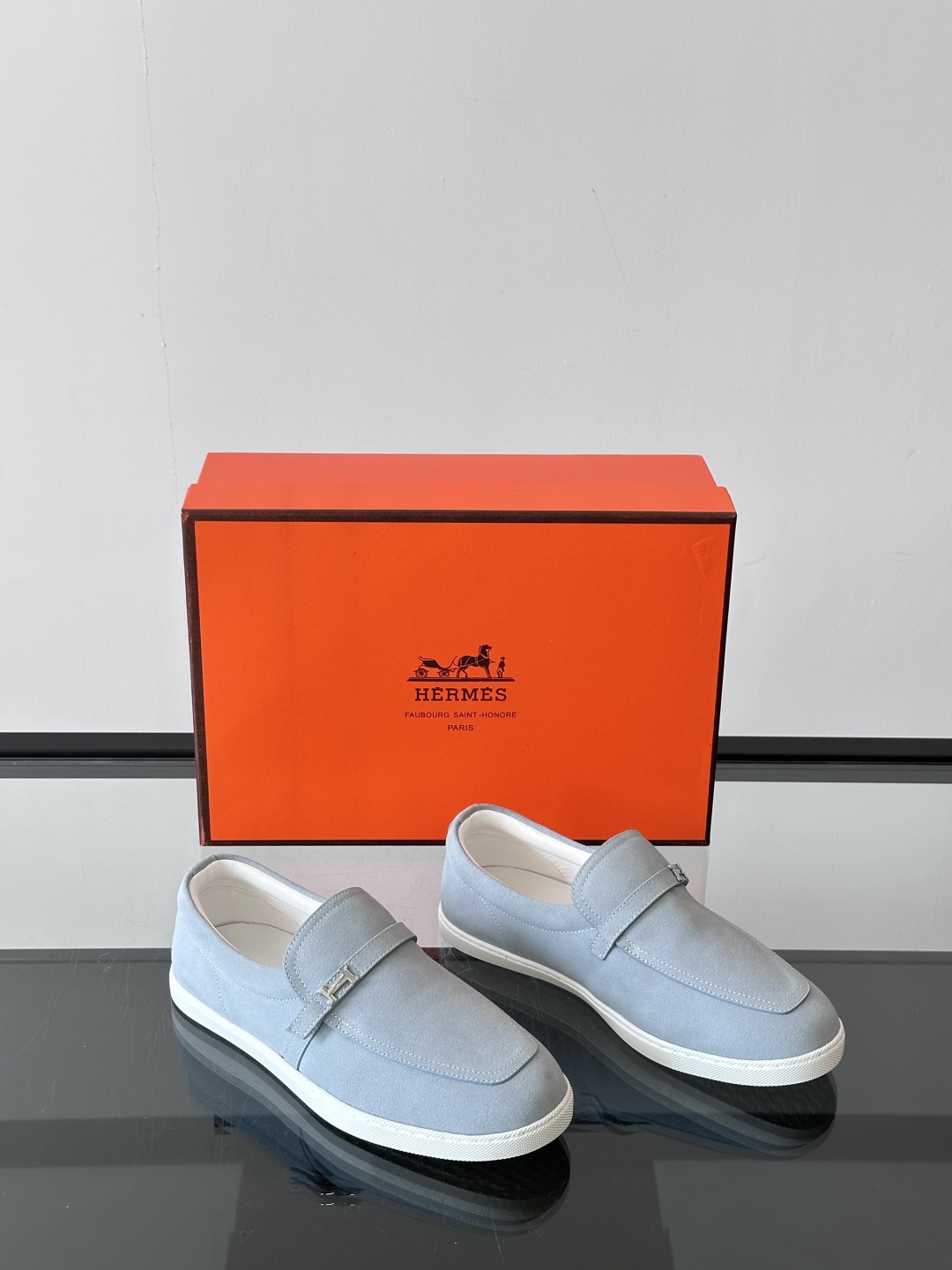爱马仕 hermes乐福鞋H家鞋！H家乐福鞋经楦靴型+英伦复古设计，经典耐看！这款Kiddy系列小牛皮和