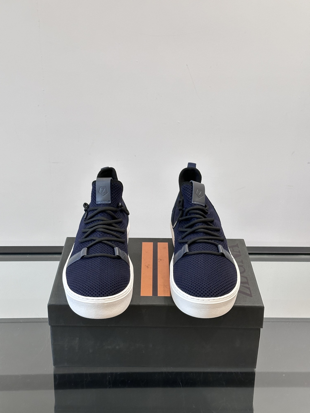 Zegna/杰尼亚全新男士休闲鞋。高定原版一致的特殊弹力针织面料，加密一体飞织面料，确保多季节的实用性和