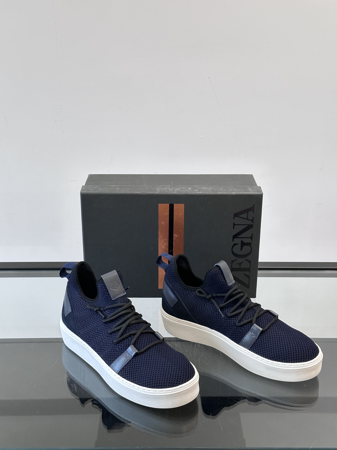 Zegna/杰尼亚全新男士休闲鞋。高定原版一致的特殊弹力针织面料，加密一体飞织面料，确保多季节的实用性和