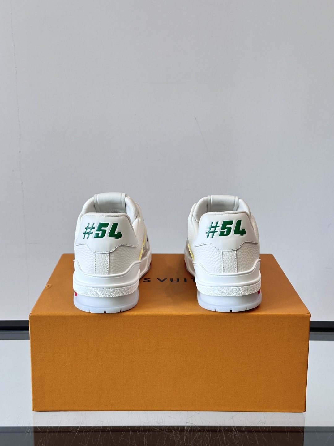 LV邮轮限定🚢这个配色太清爽了!路易威登x Tyler 联名款 驴牌 L家 压花 休闲 运动鞋 滑板鞋