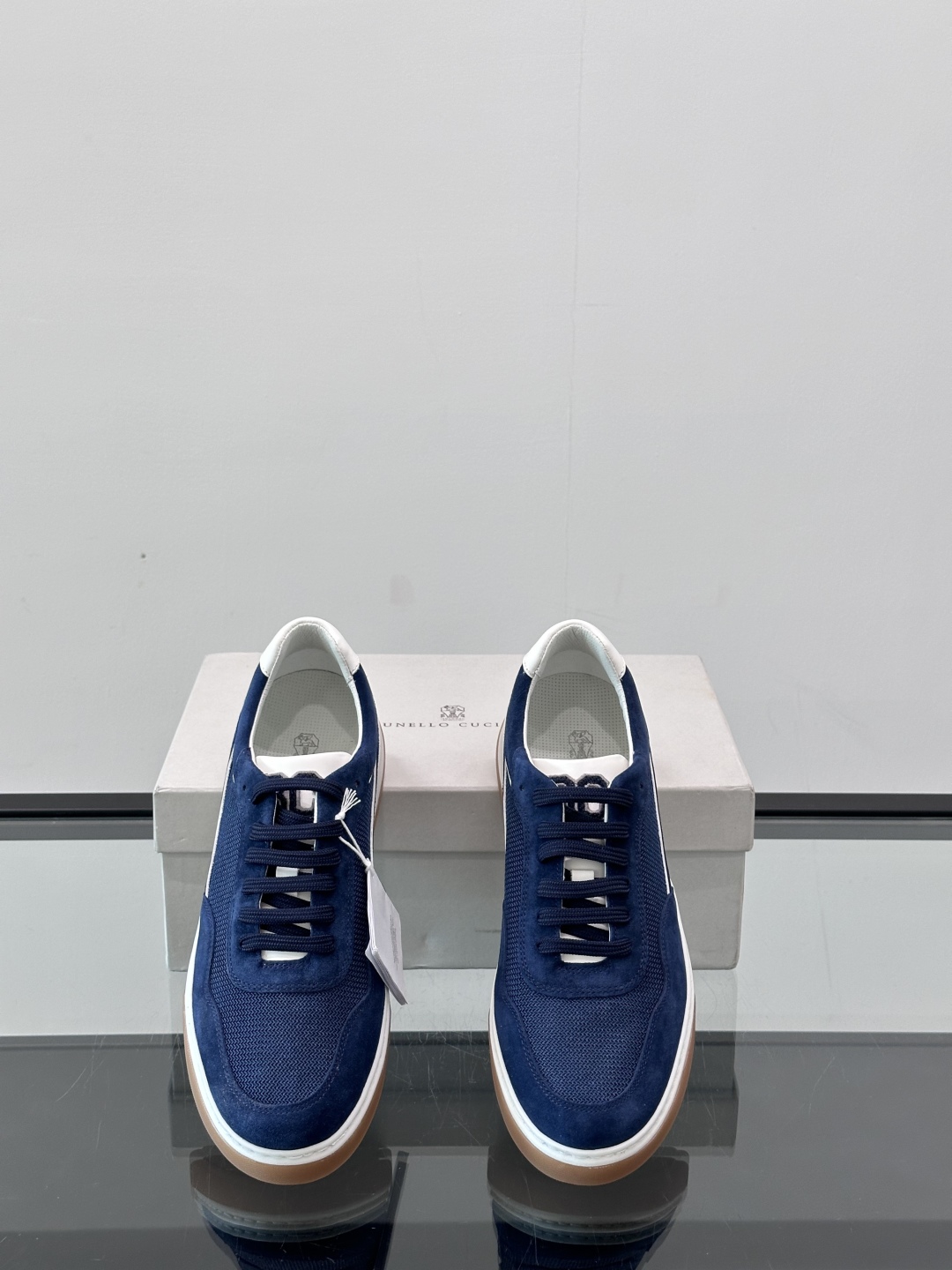 Brunello Cucinelli 老钱风意大利顶奢休闲男鞋，面料采用意大利进口翻毛牛皮，立体感和亲肤