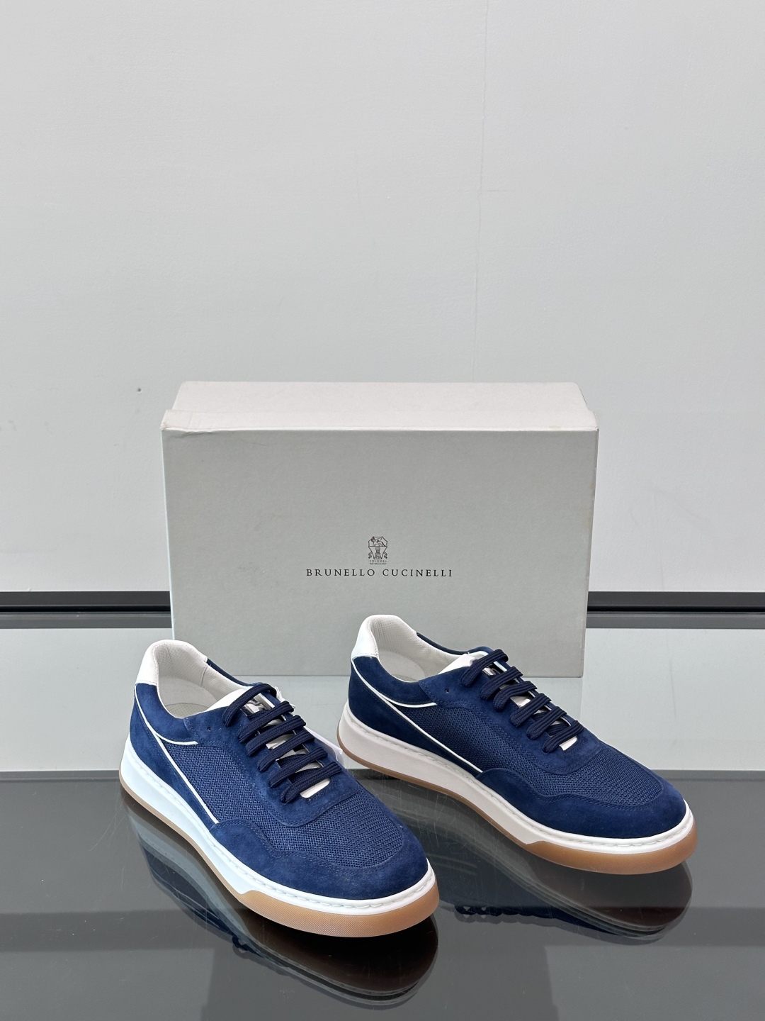 Brunello Cucinelli 老钱风意大利顶奢休闲男鞋，面料采用意大利进口翻毛牛皮，立体感和亲肤