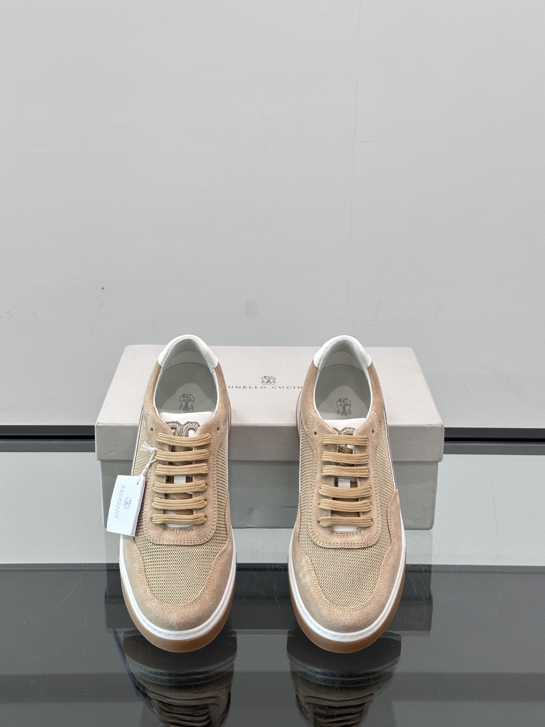 Brunello Cucinelli 老钱风意大利顶奢休闲男鞋，面料采用意大利进口翻毛牛皮，立体感和亲肤