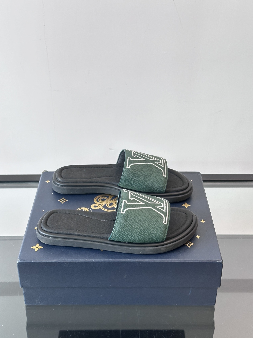 Louis Vuitton ss25 new arrival LV驴牌春夏系列新款平底沙滩拖鞋🥿简约精致
