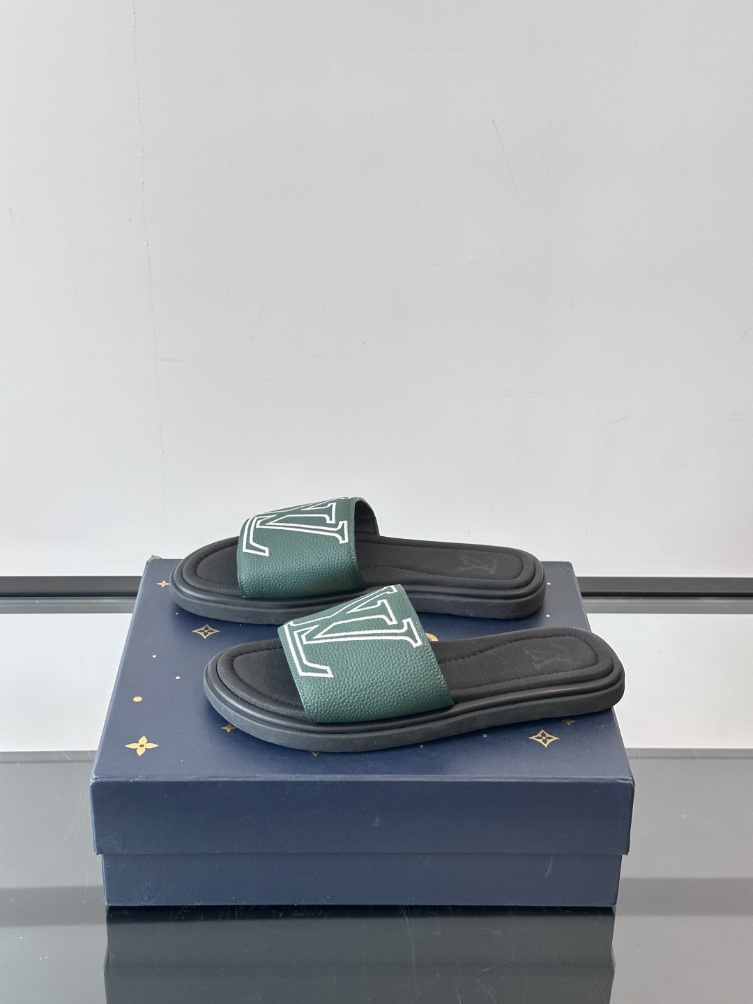 Louis Vuitton ss25 new arrival LV驴牌春夏系列新款平底沙滩拖鞋🥿简约精致