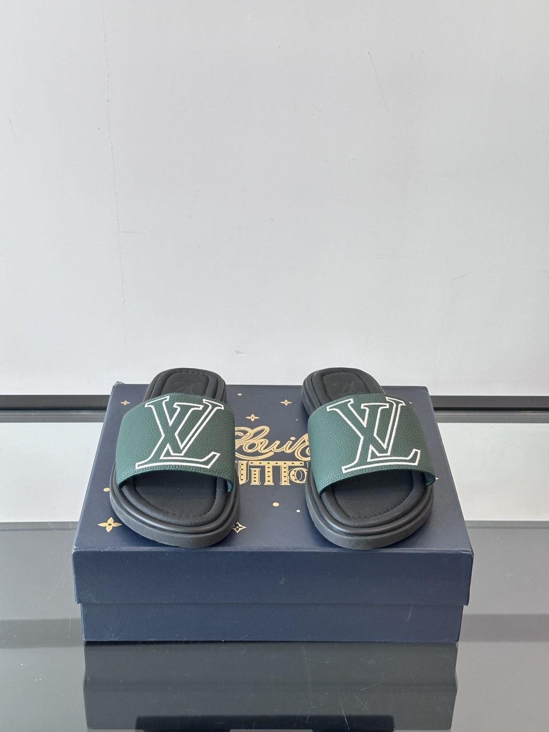 Louis Vuitton ss25 new arrival LV驴牌春夏系列新款平底沙滩拖鞋🥿简约精致