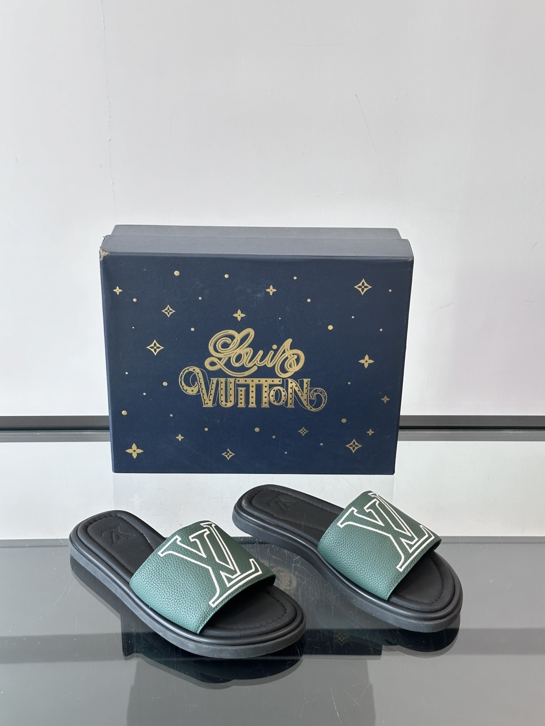 Louis Vuitton ss25 new arrival LV驴牌春夏系列新款平底沙滩拖鞋🥿简约精致