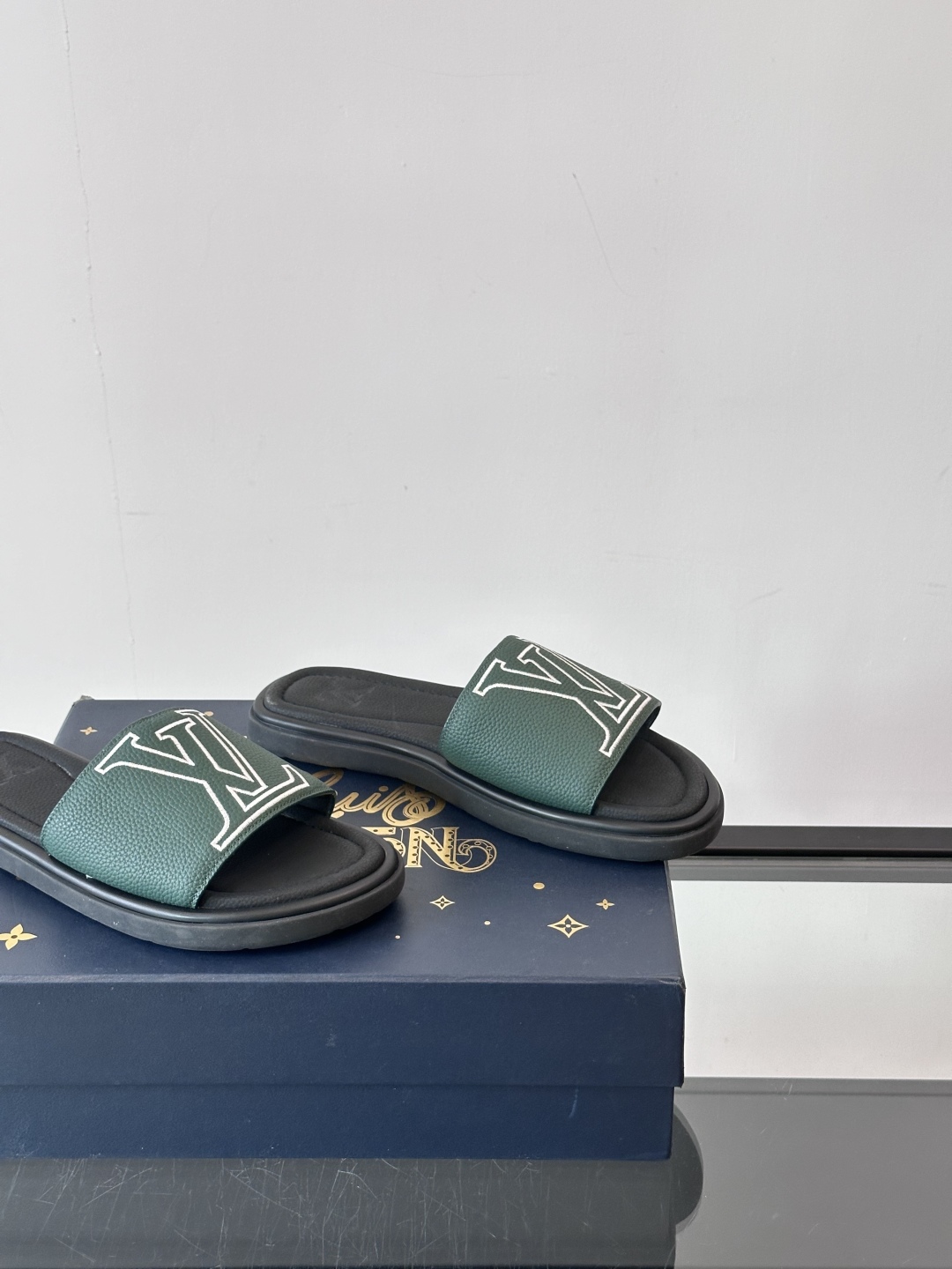 Louis Vuitton ss25 new arrival LV驴牌春夏系列新款平底沙滩拖鞋🥿简约精致