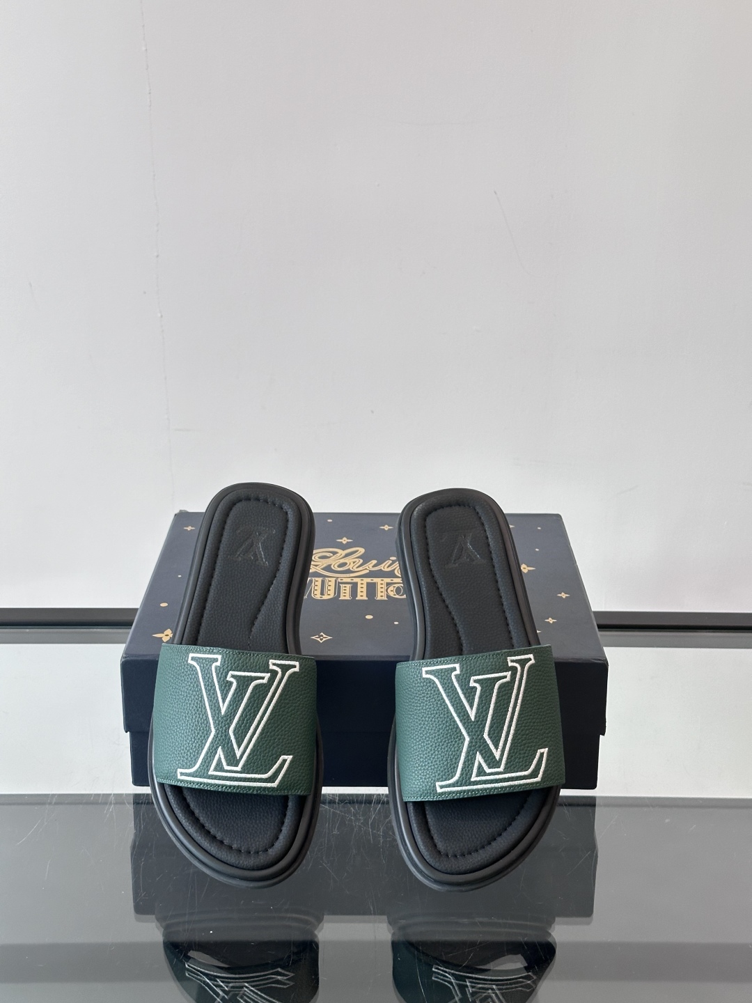 Louis Vuitton ss25 new arrival LV驴牌春夏系列新款平底沙滩拖鞋🥿简约精致