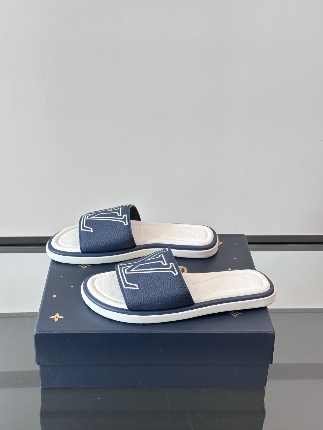 Louis Vuitton ss25 new arrival LV驴牌春夏系列新款平底沙滩拖鞋🥿简约精致