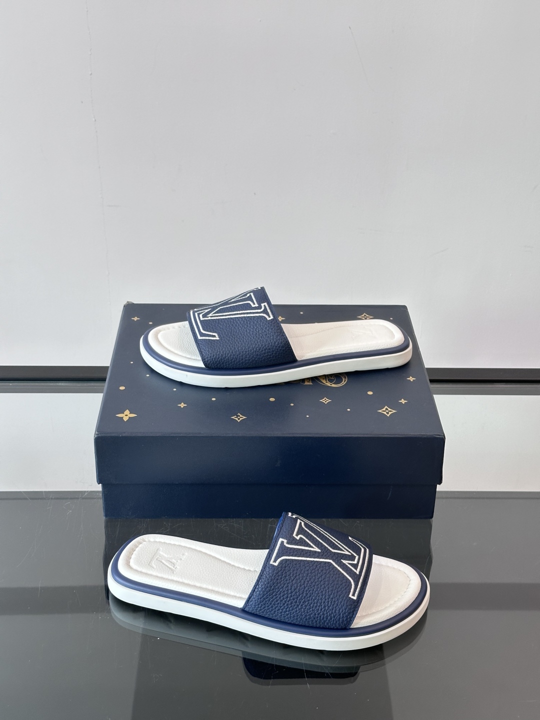 Louis Vuitton ss25 new arrival LV驴牌春夏系列新款平底沙滩拖鞋🥿简约精致
