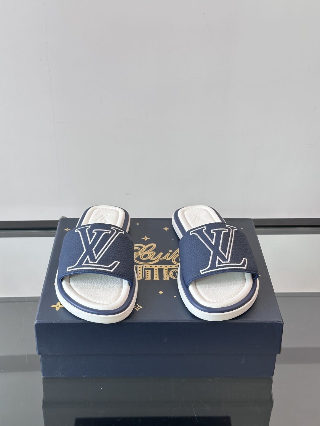 Louis Vuitton ss25 new arrival LV驴牌春夏系列新款平底沙滩拖鞋🥿简约精致
