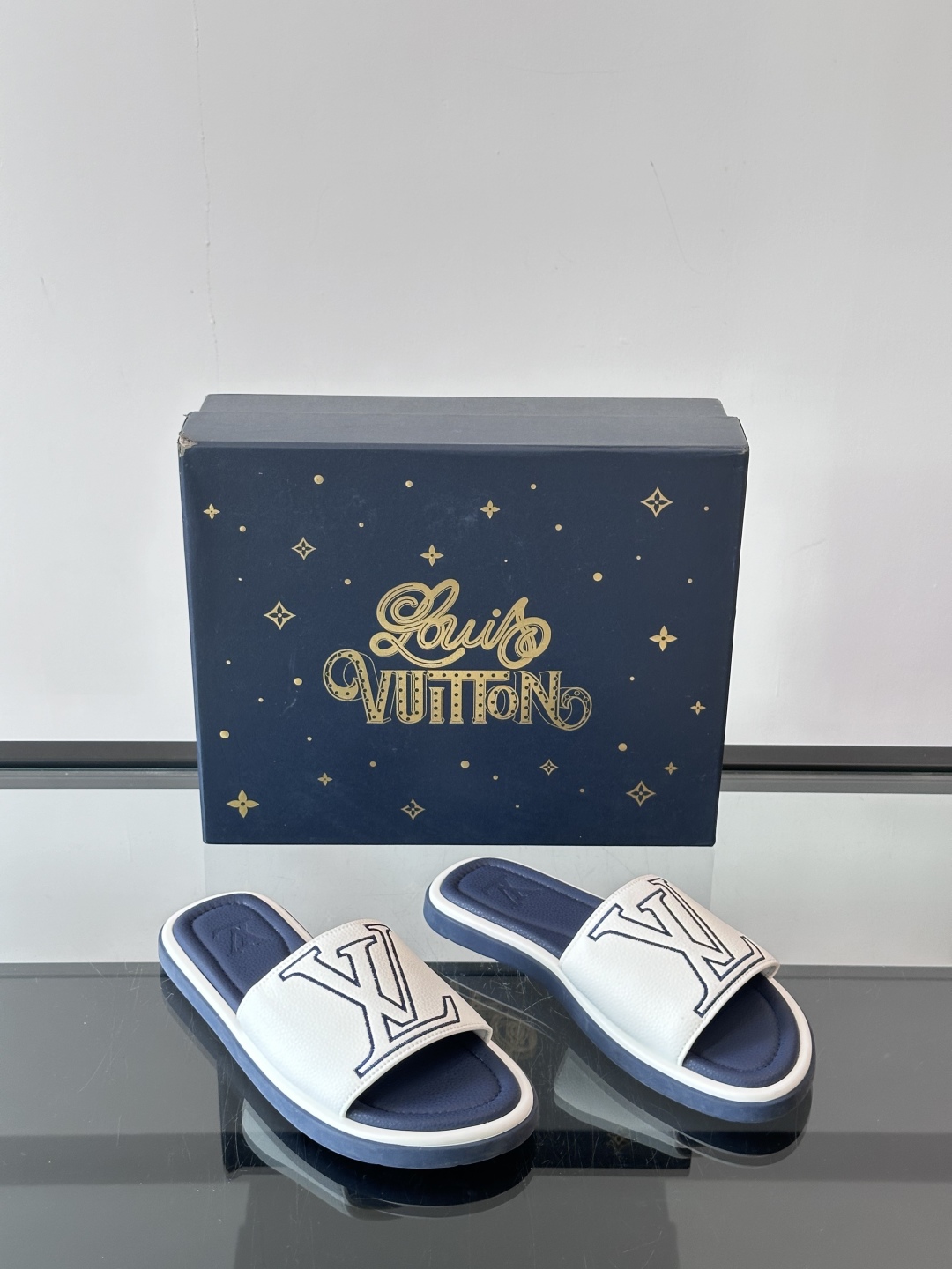 Louis Vuitton ss25 new arrival LV驴牌春夏系列新款平底沙滩拖鞋🥿简约精致