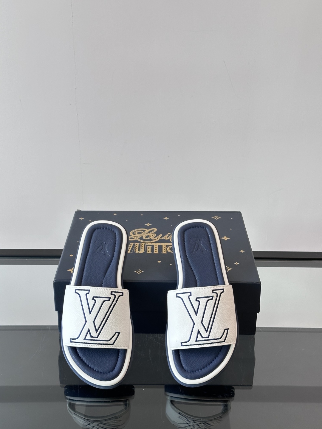 Louis Vuitton ss25 new arrival LV驴牌春夏系列新款平底沙滩拖鞋🥿简约精致