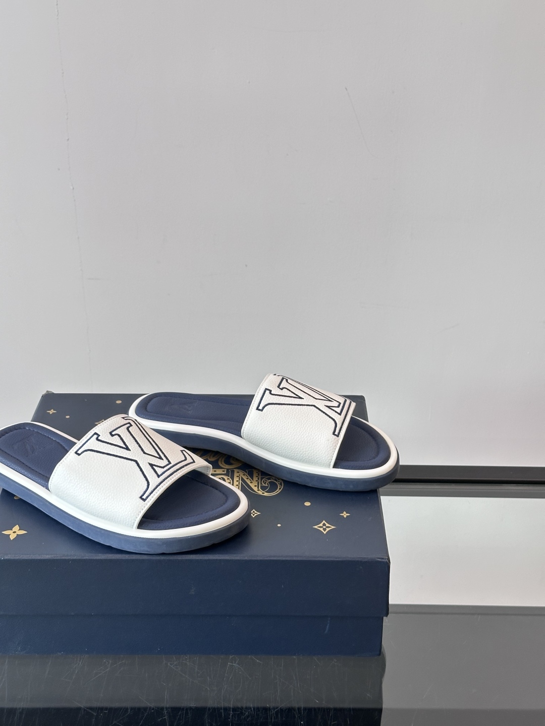 Louis Vuitton ss25 new arrival LV驴牌春夏系列新款平底沙滩拖鞋🥿简约精致