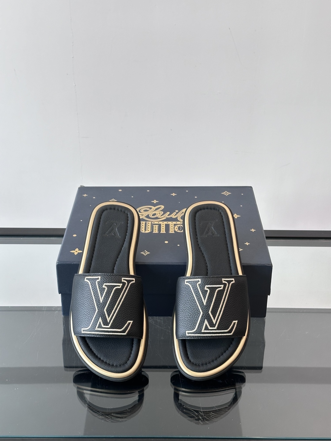 Louis Vuitton ss25 new arrival LV驴牌春夏系列新款平底沙滩拖鞋🥿简约精致