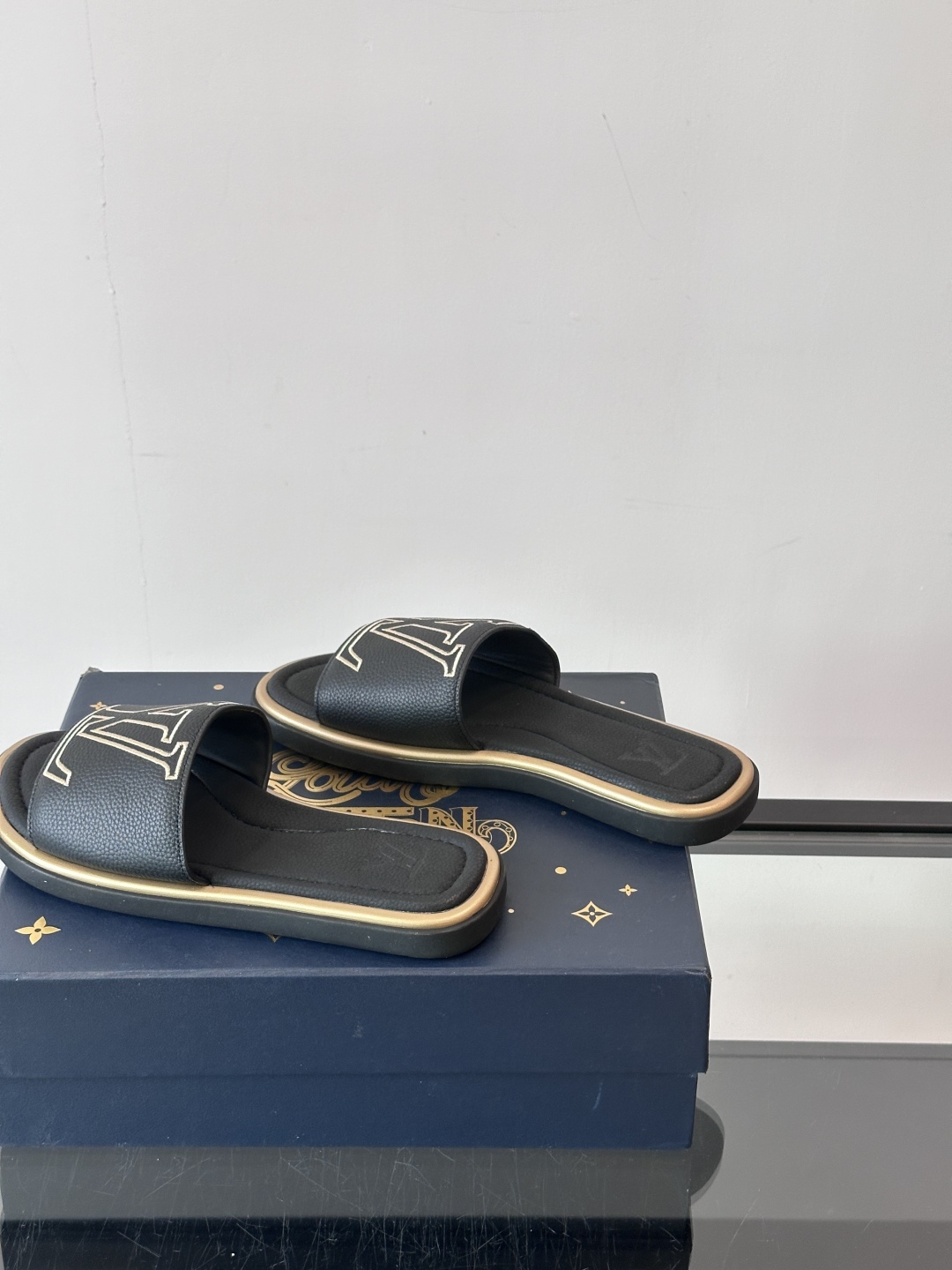 Louis Vuitton ss25 new arrival LV驴牌春夏系列新款平底沙滩拖鞋🥿简约精致