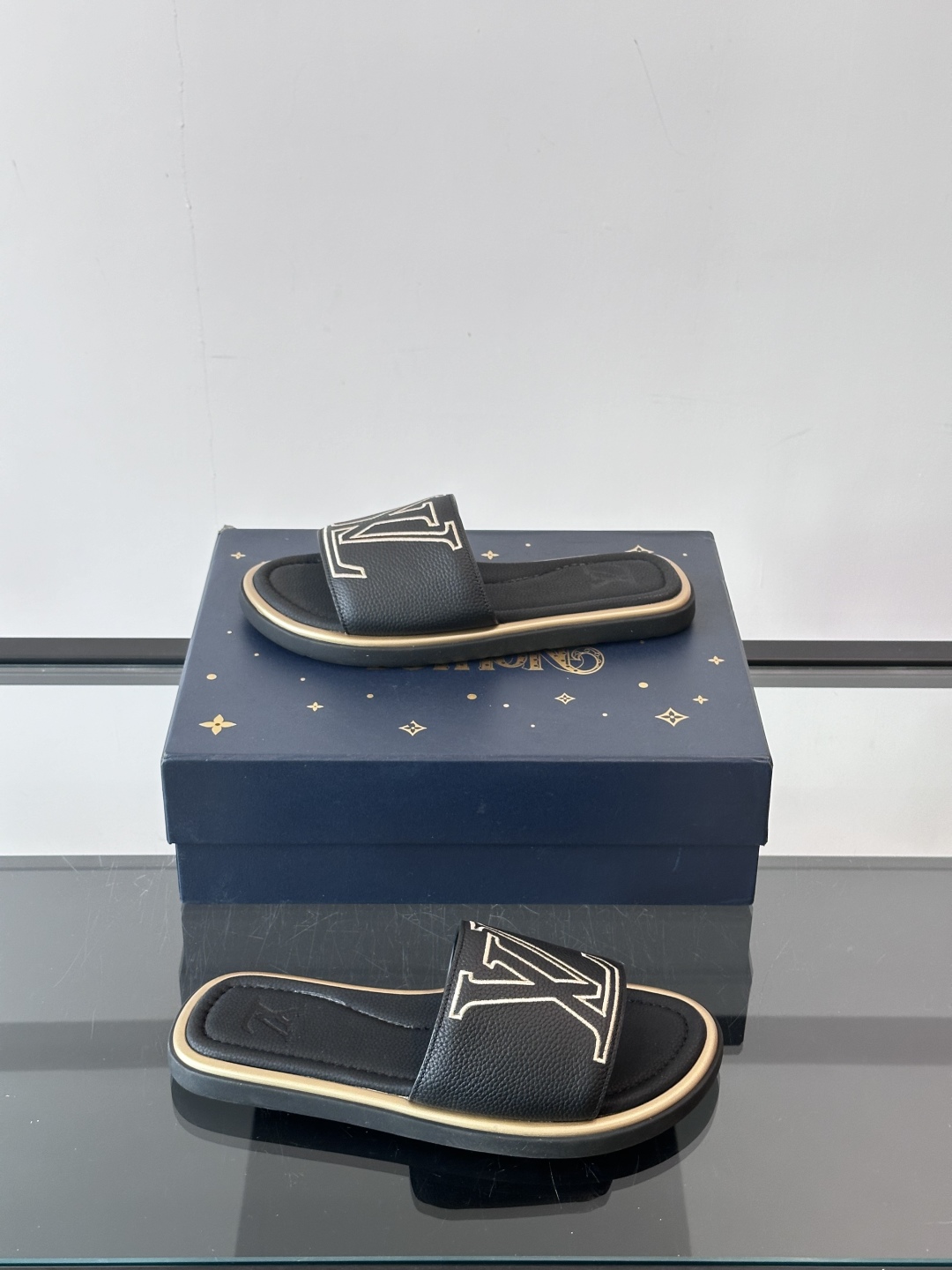 Louis Vuitton ss25 new arrival LV驴牌春夏系列新款平底沙滩拖鞋🥿简约精致