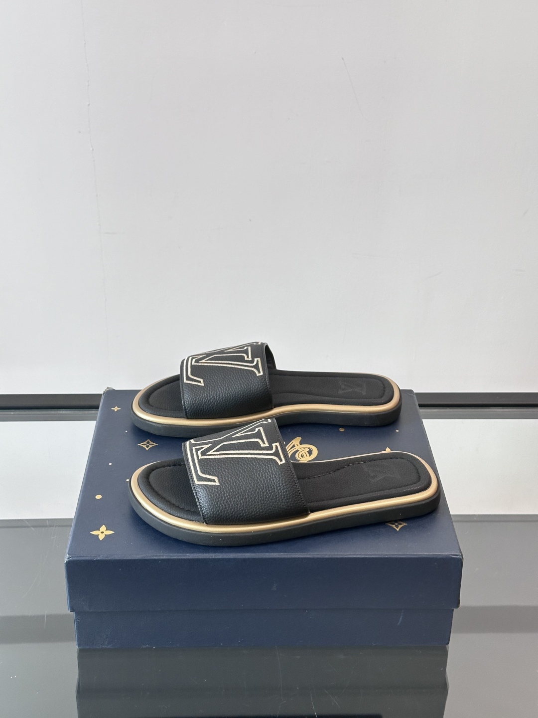 Louis Vuitton ss25 new arrival LV驴牌春夏系列新款平底沙滩拖鞋🥿简约精致
