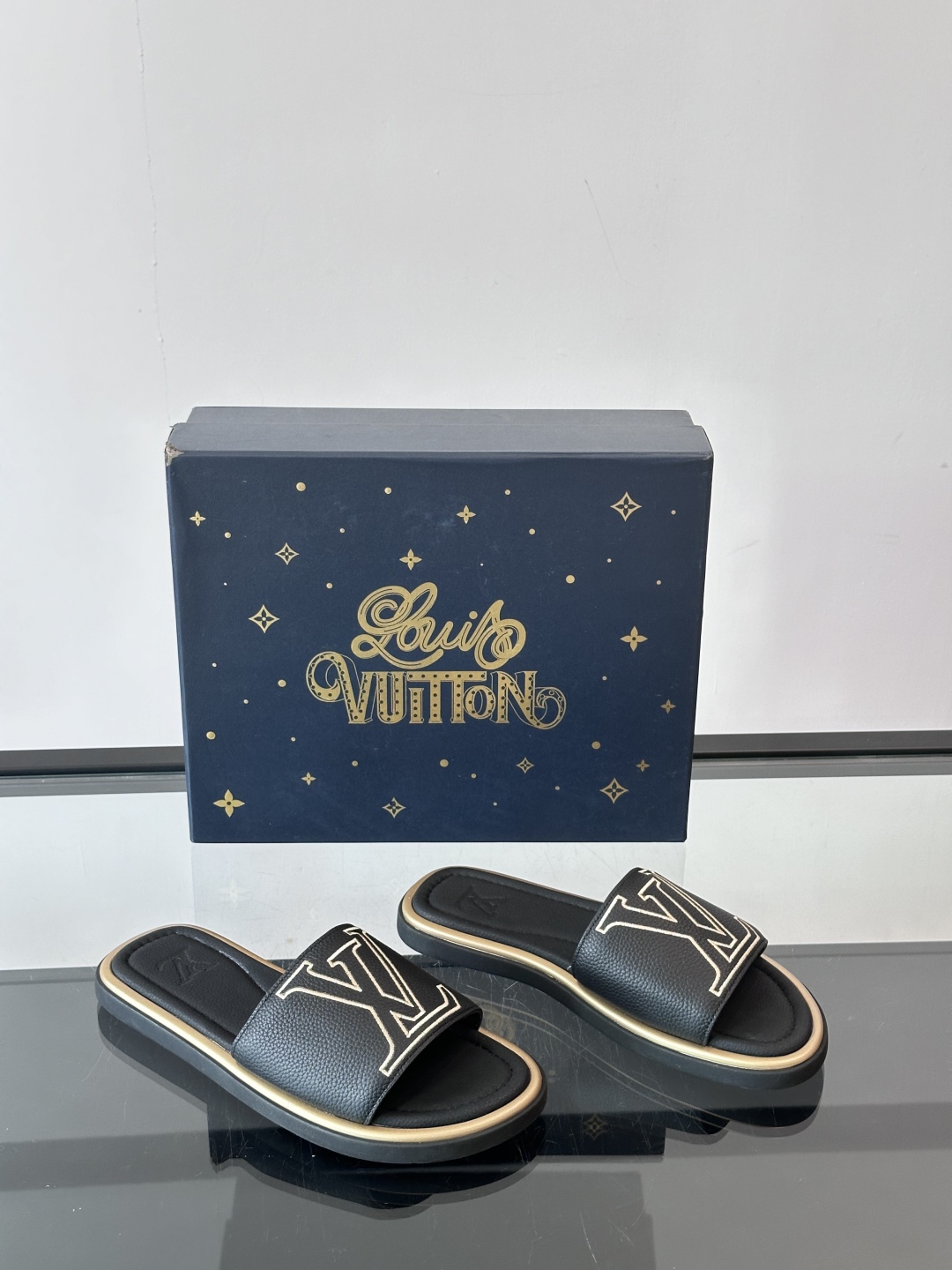 Louis Vuitton ss25 new arrival LV驴牌春夏系列新款平底沙滩拖鞋🥿简约精致