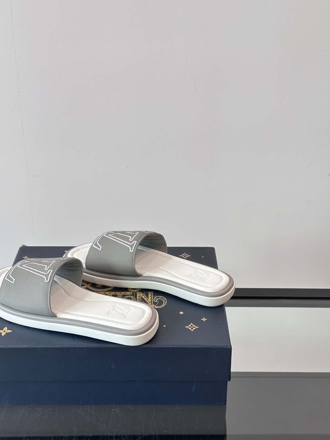 Louis Vuitton ss25 new arrival LV驴牌春夏系列新款平底沙滩拖鞋🥿简约精致