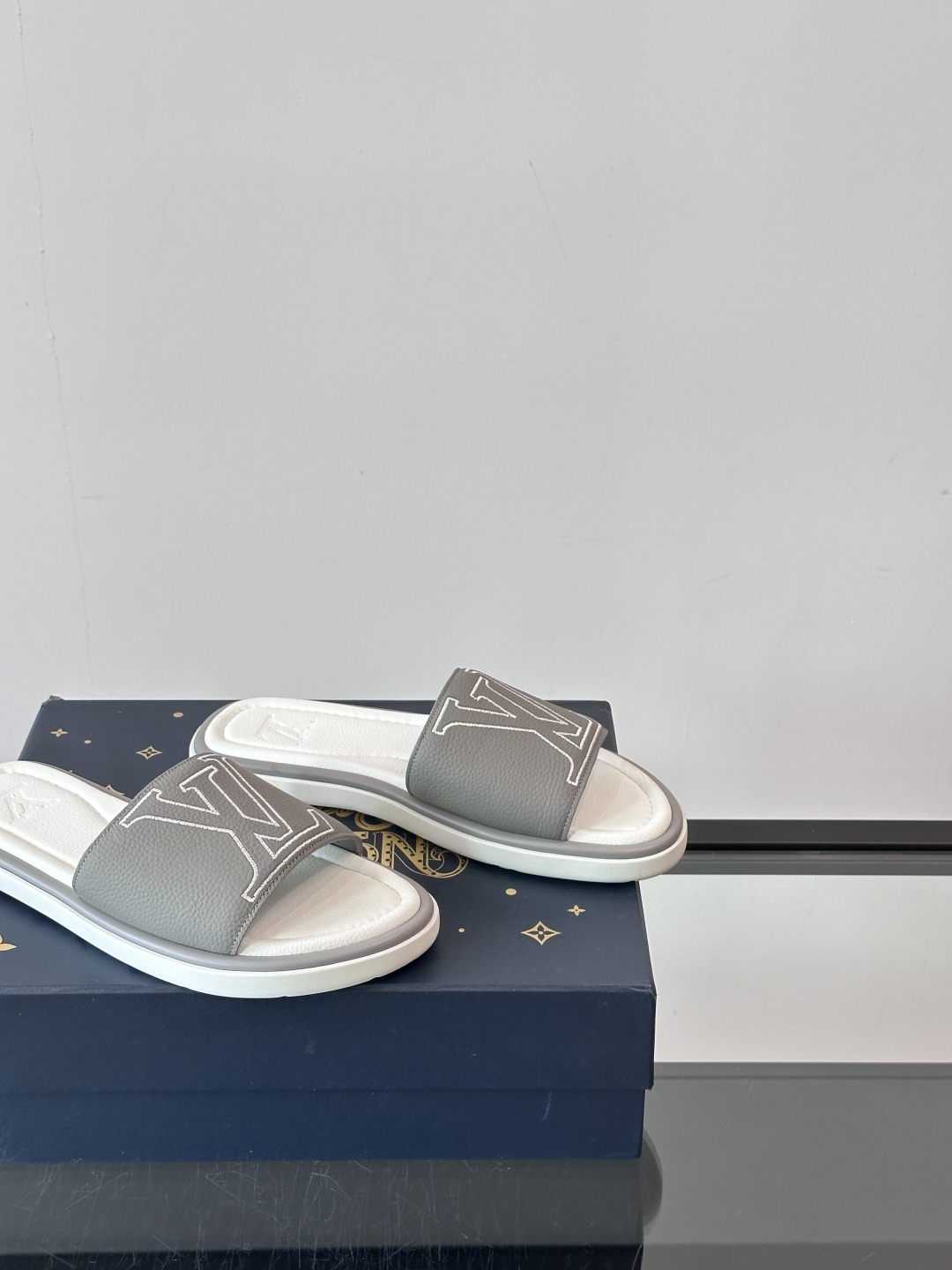 Louis Vuitton ss25 new arrival LV驴牌春夏系列新款平底沙滩拖鞋🥿简约精致