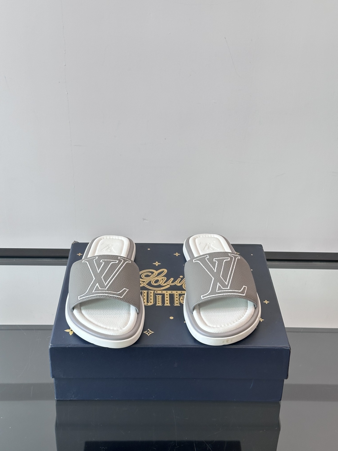 Louis Vuitton ss25 new arrival LV驴牌春夏系列新款平底沙滩拖鞋🥿简约精致