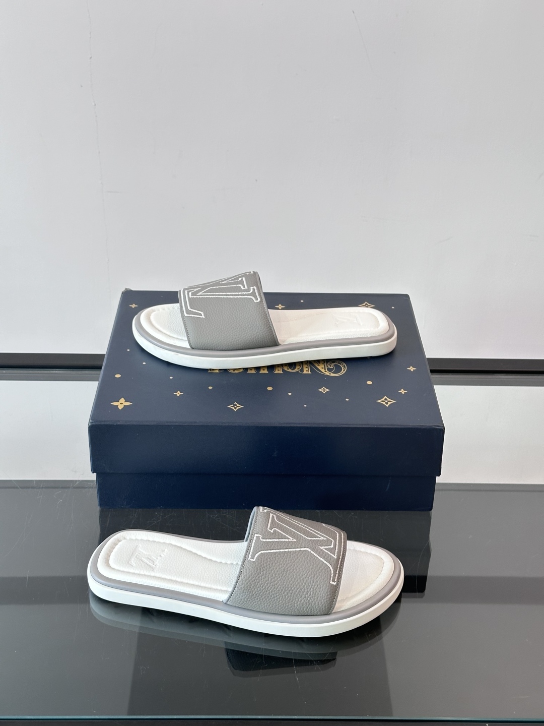 Louis Vuitton ss25 new arrival LV驴牌春夏系列新款平底沙滩拖鞋🥿简约精致