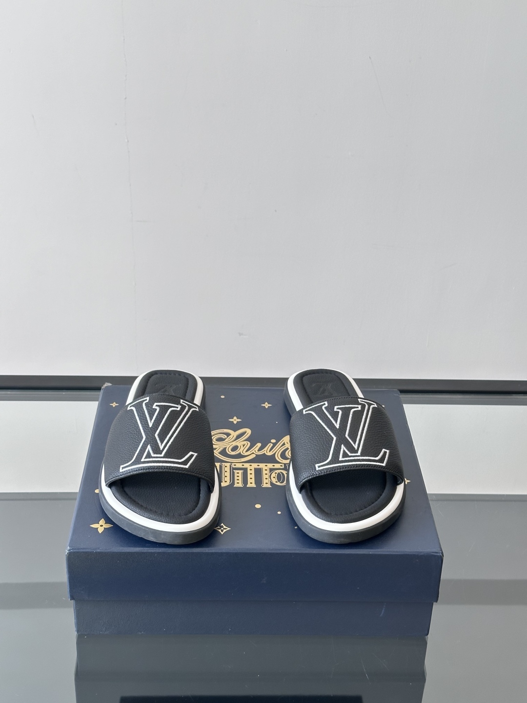 Louis Vuitton ss25 new arrival LV驴牌春夏系列新款平底沙滩拖鞋🥿简约精致
