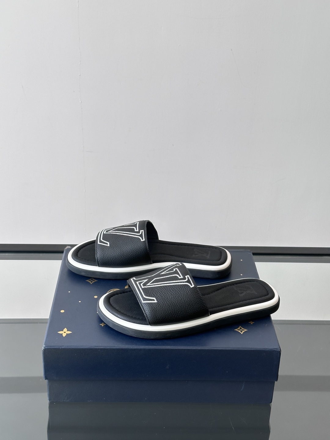 Louis Vuitton ss25 new arrival LV驴牌春夏系列新款平底沙滩拖鞋🥿简约精致