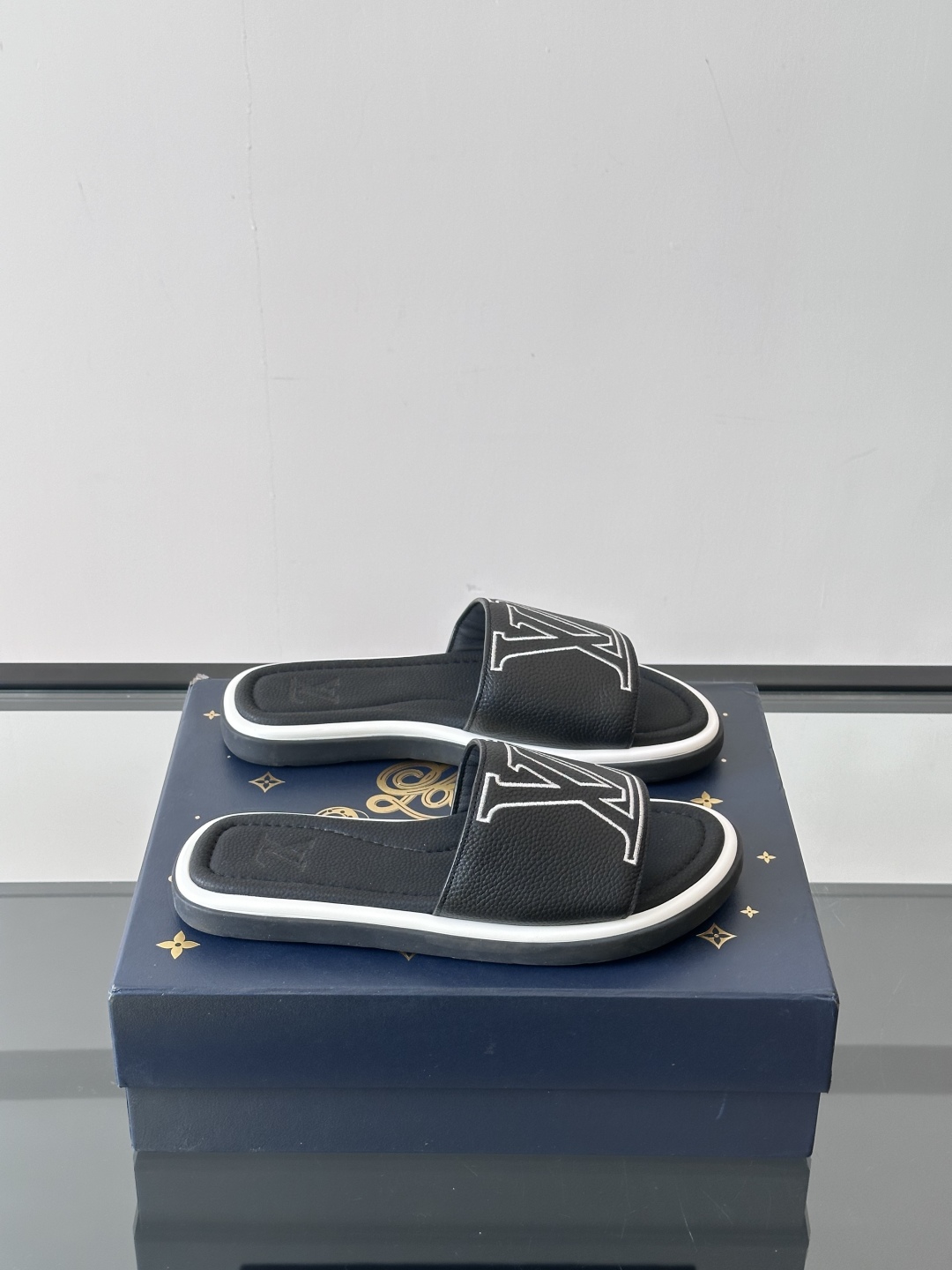 Louis Vuitton ss25 new arrival LV驴牌春夏系列新款平底沙滩拖鞋🥿简约精致