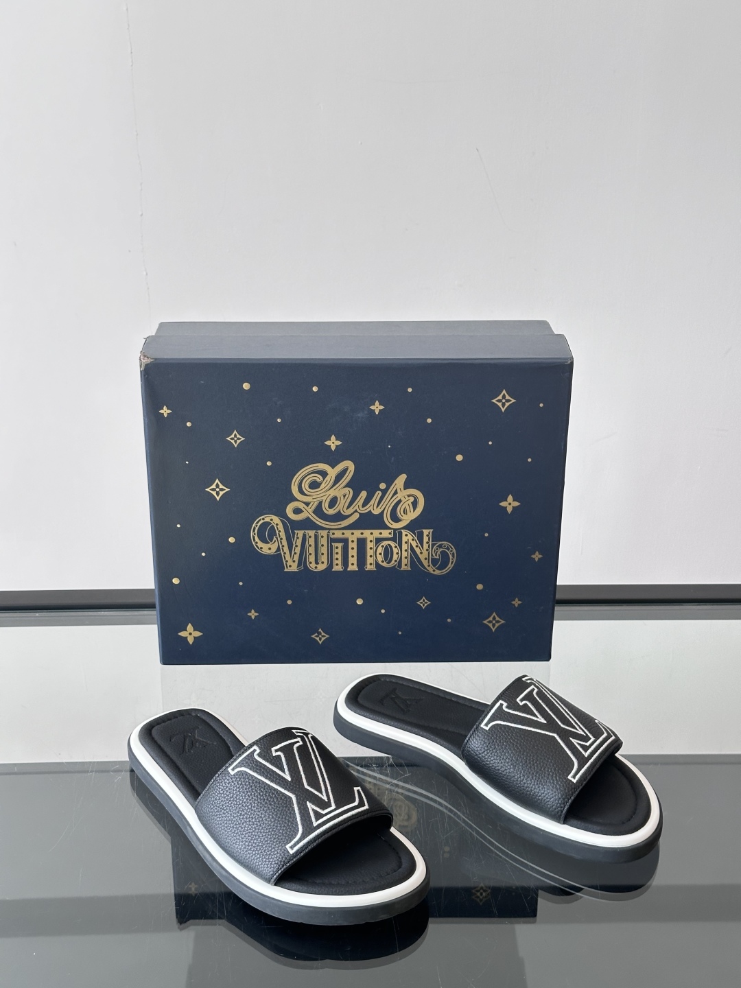 Louis Vuitton ss25 new arrival LV驴牌春夏系列新款平底沙滩拖鞋🥿简约精致