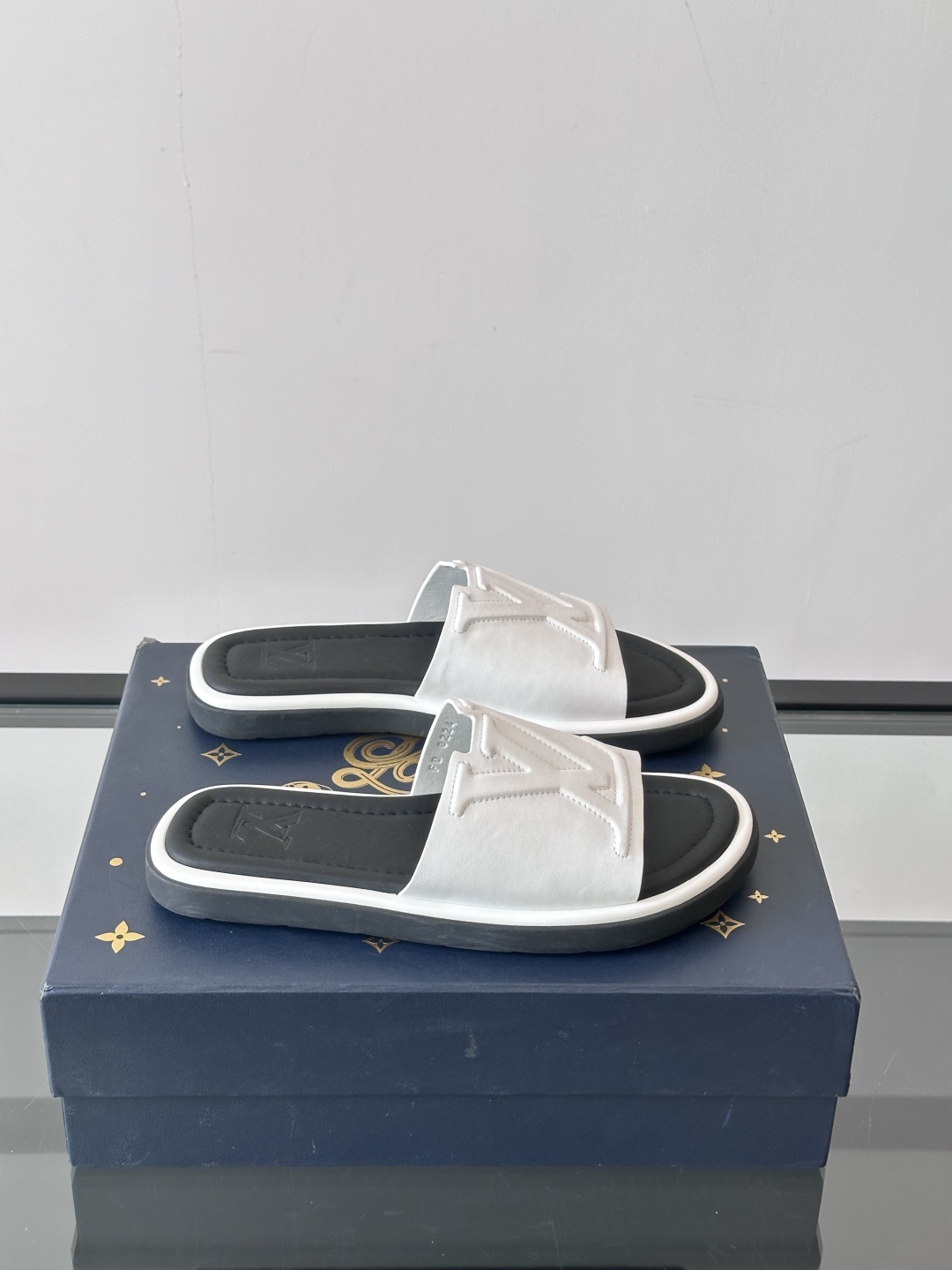 Louis Vuitton ss25 new arrival LV驴牌春夏系列新款平底沙滩拖鞋🥿简约精致