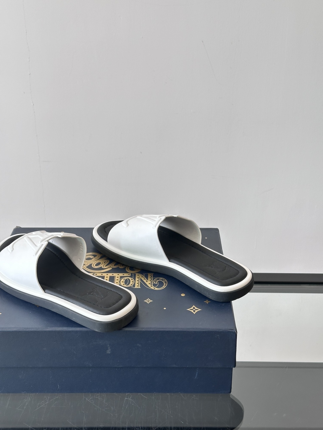 Louis Vuitton ss25 new arrival LV驴牌春夏系列新款平底沙滩拖鞋🥿简约精致