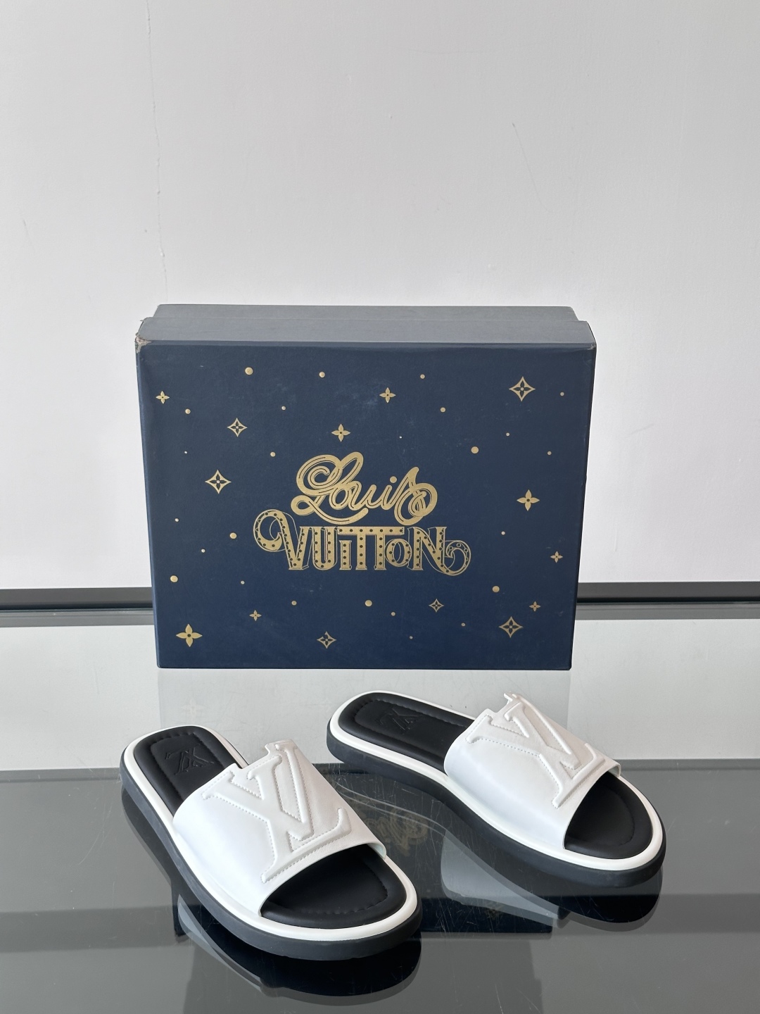 Louis Vuitton ss25 new arrival LV驴牌春夏系列新款平底沙滩拖鞋🥿简约精致
