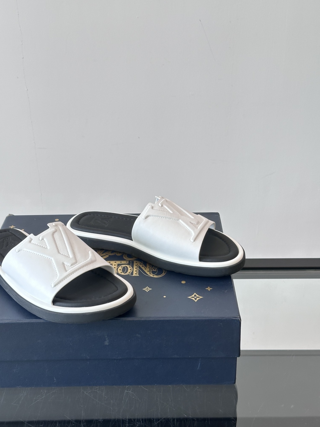 Louis Vuitton ss25 new arrival LV驴牌春夏系列新款平底沙滩拖鞋🥿简约精致