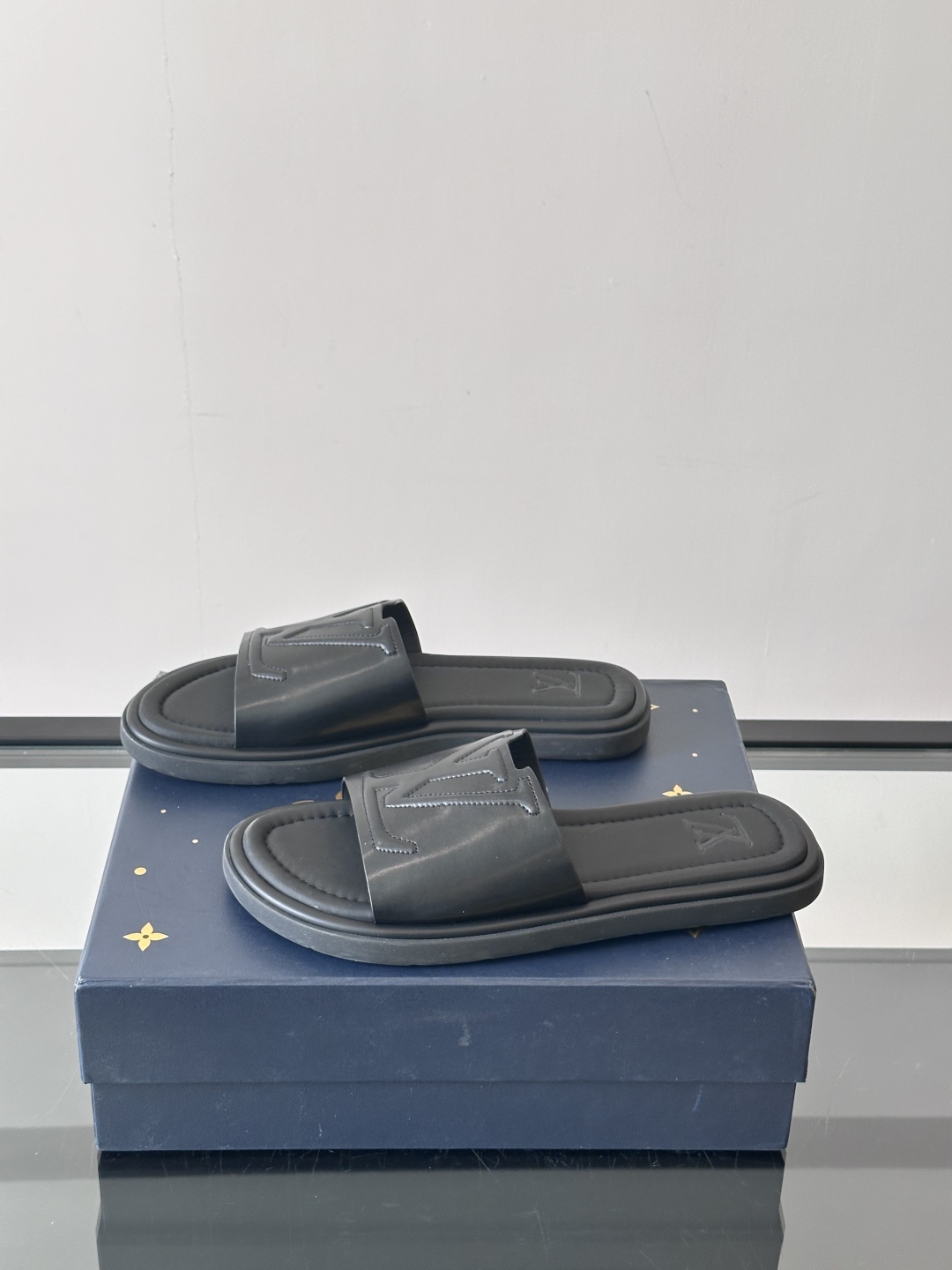 Louis Vuitton ss25 new arrival LV驴牌春夏系列新款平底沙滩拖鞋🥿简约精致