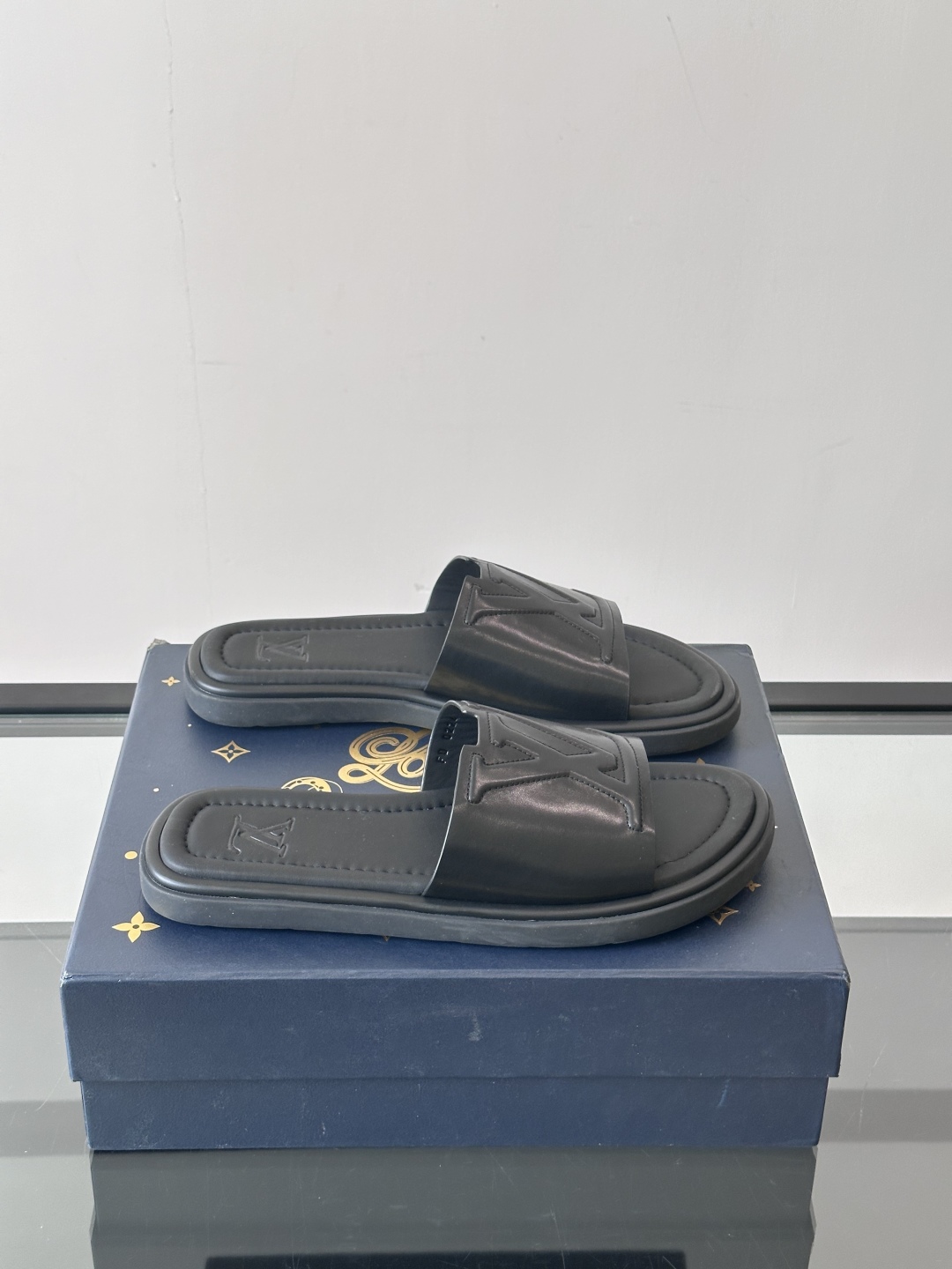 Louis Vuitton ss25 new arrival LV驴牌春夏系列新款平底沙滩拖鞋🥿简约精致