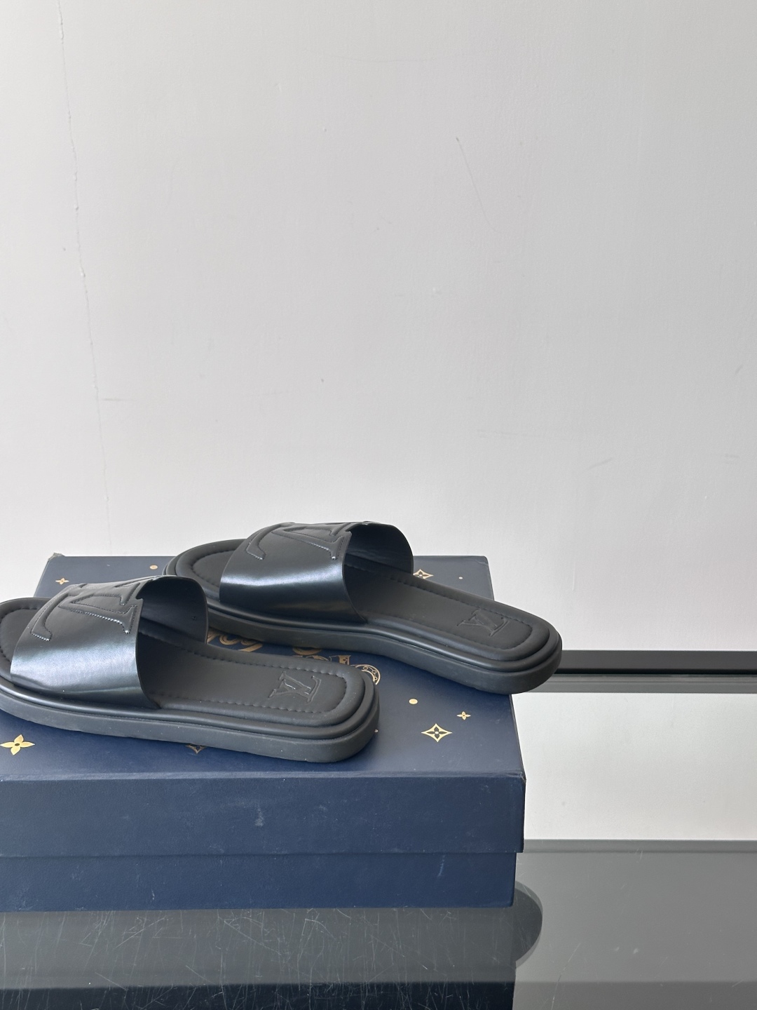 Louis Vuitton ss25 new arrival LV驴牌春夏系列新款平底沙滩拖鞋🥿简约精致