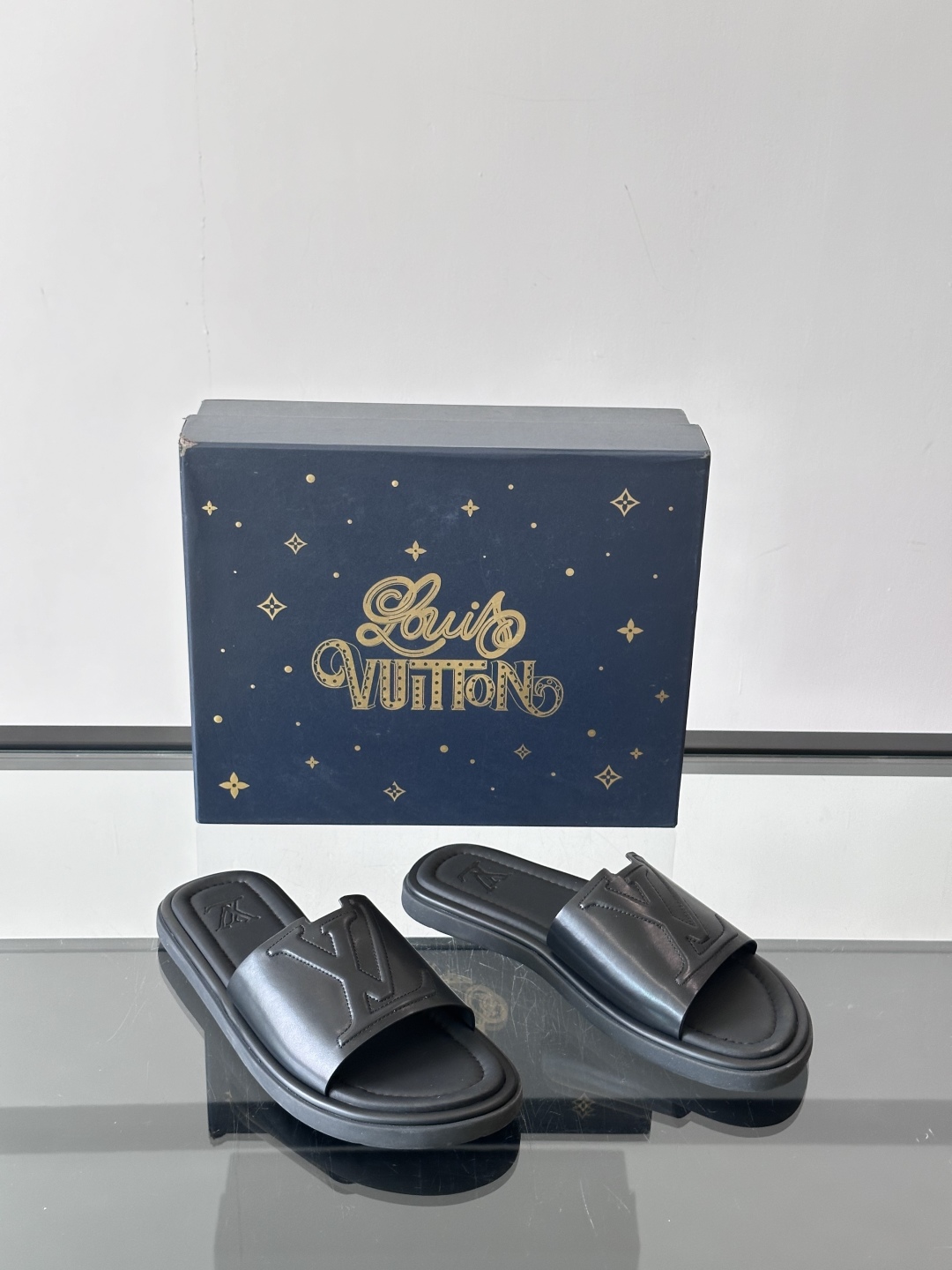 Louis Vuitton ss25 new arrival LV驴牌春夏系列新款平底沙滩拖鞋🥿简约精致