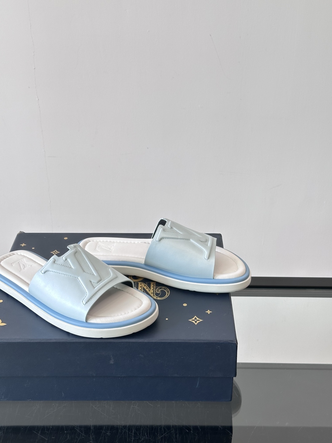 Louis Vuitton ss25 new arrival LV驴牌春夏系列新款平底沙滩拖鞋🥿简约精致