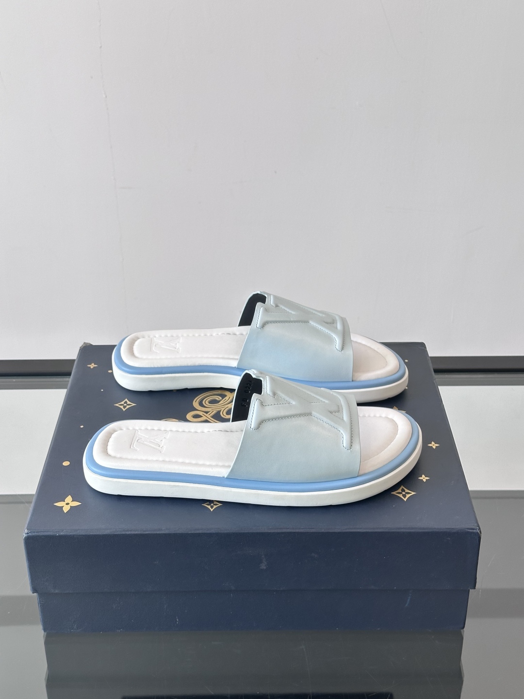 Louis Vuitton ss25 new arrival LV驴牌春夏系列新款平底沙滩拖鞋🥿简约精致
