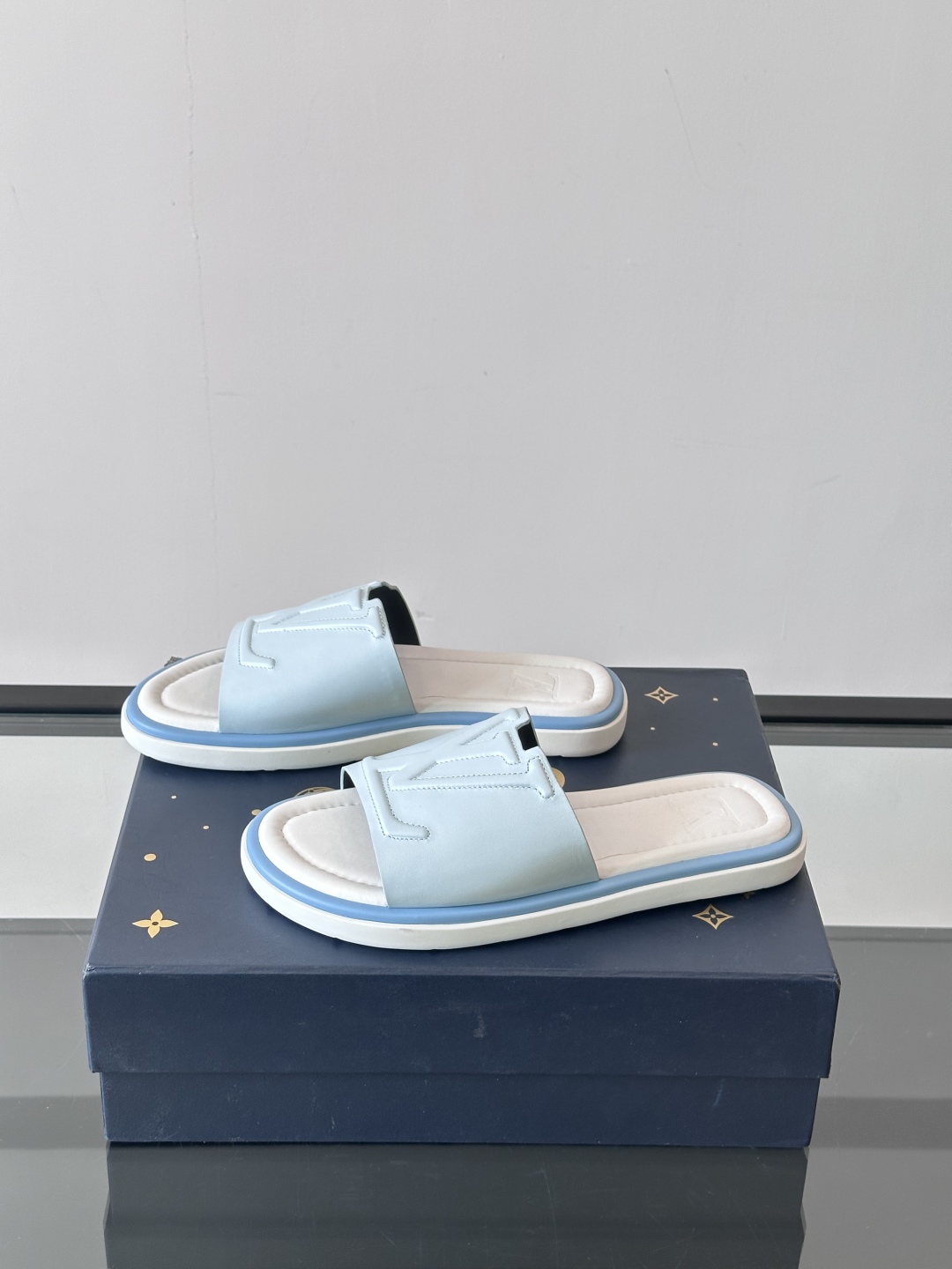 Louis Vuitton ss25 new arrival LV驴牌春夏系列新款平底沙滩拖鞋🥿简约精致