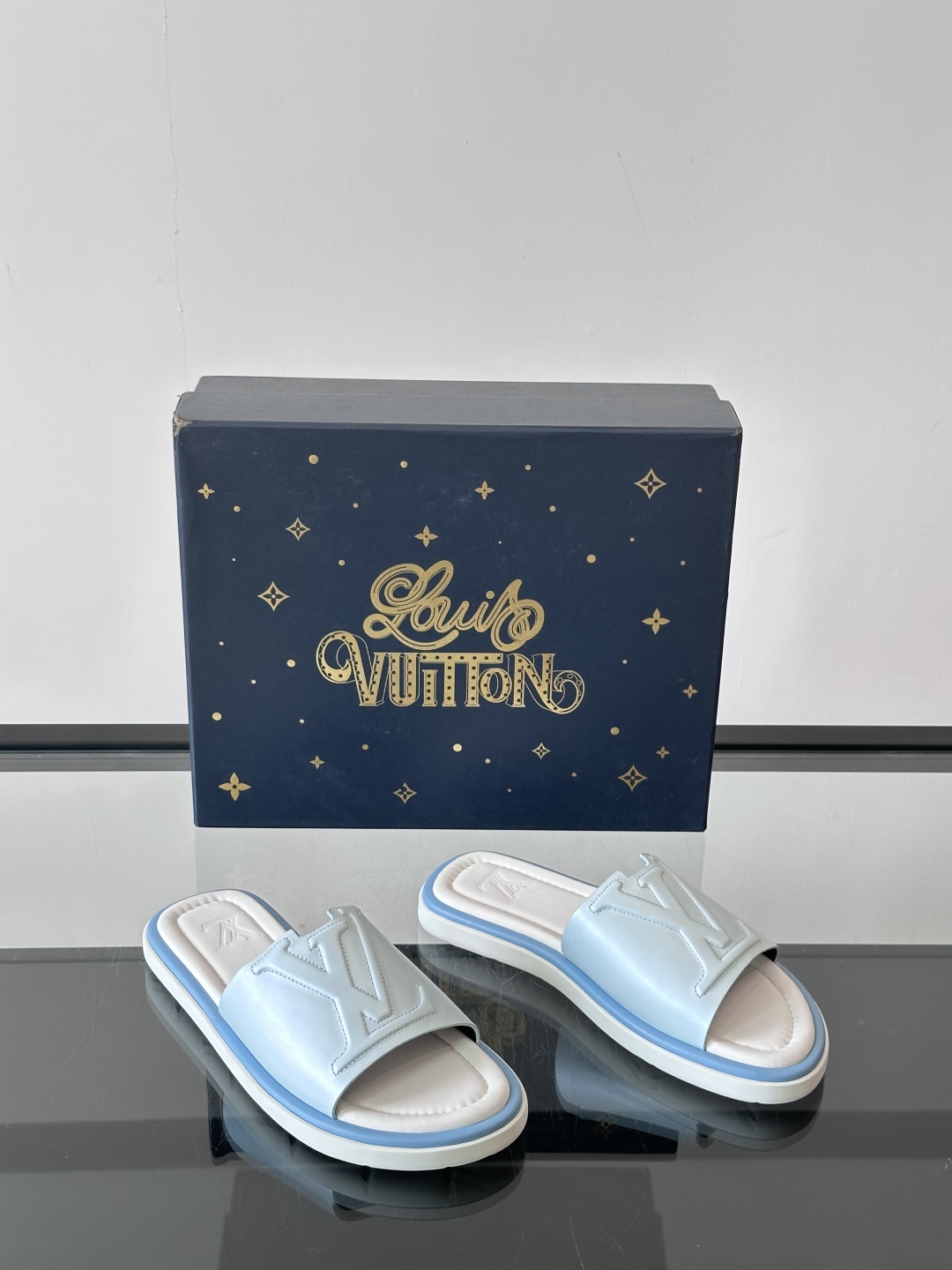 Louis Vuitton ss25 new arrival LV驴牌春夏系列新款平底沙滩拖鞋🥿简约精致
