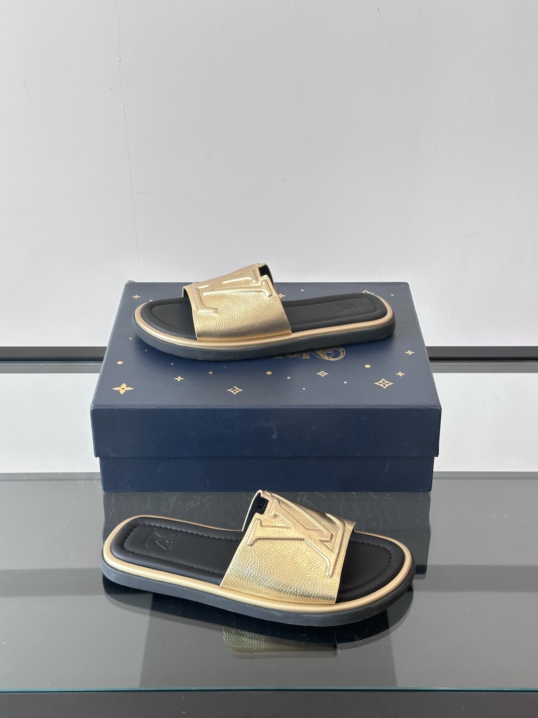 Louis Vuitton ss25 new arrival LV驴牌春夏系列新款平底沙滩拖鞋🥿简约精致